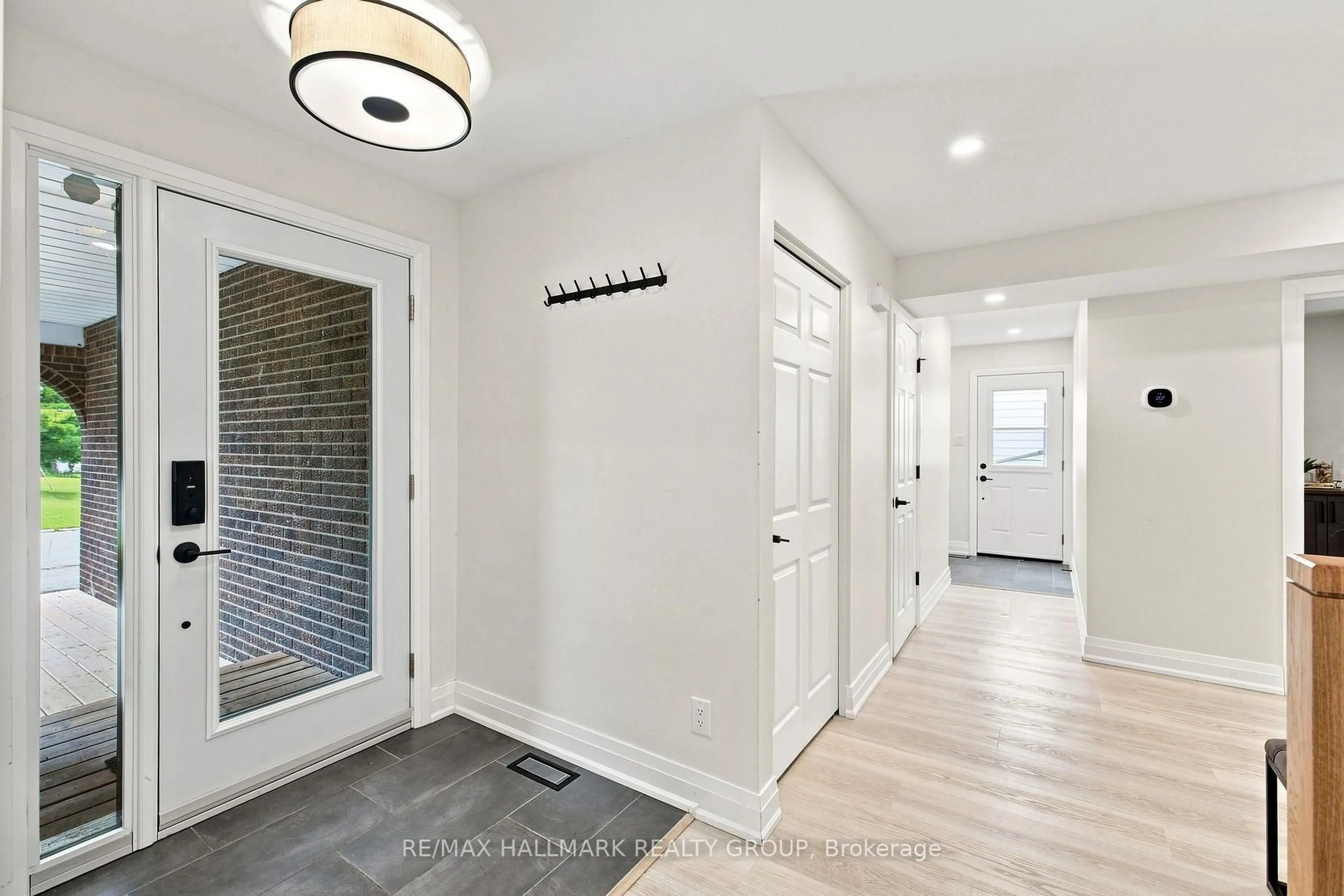 Indoor entryway for 13 Evelyn St, Almonte Ontario K0A 1A0