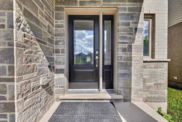 23 Ferris Circ, Guelph 2