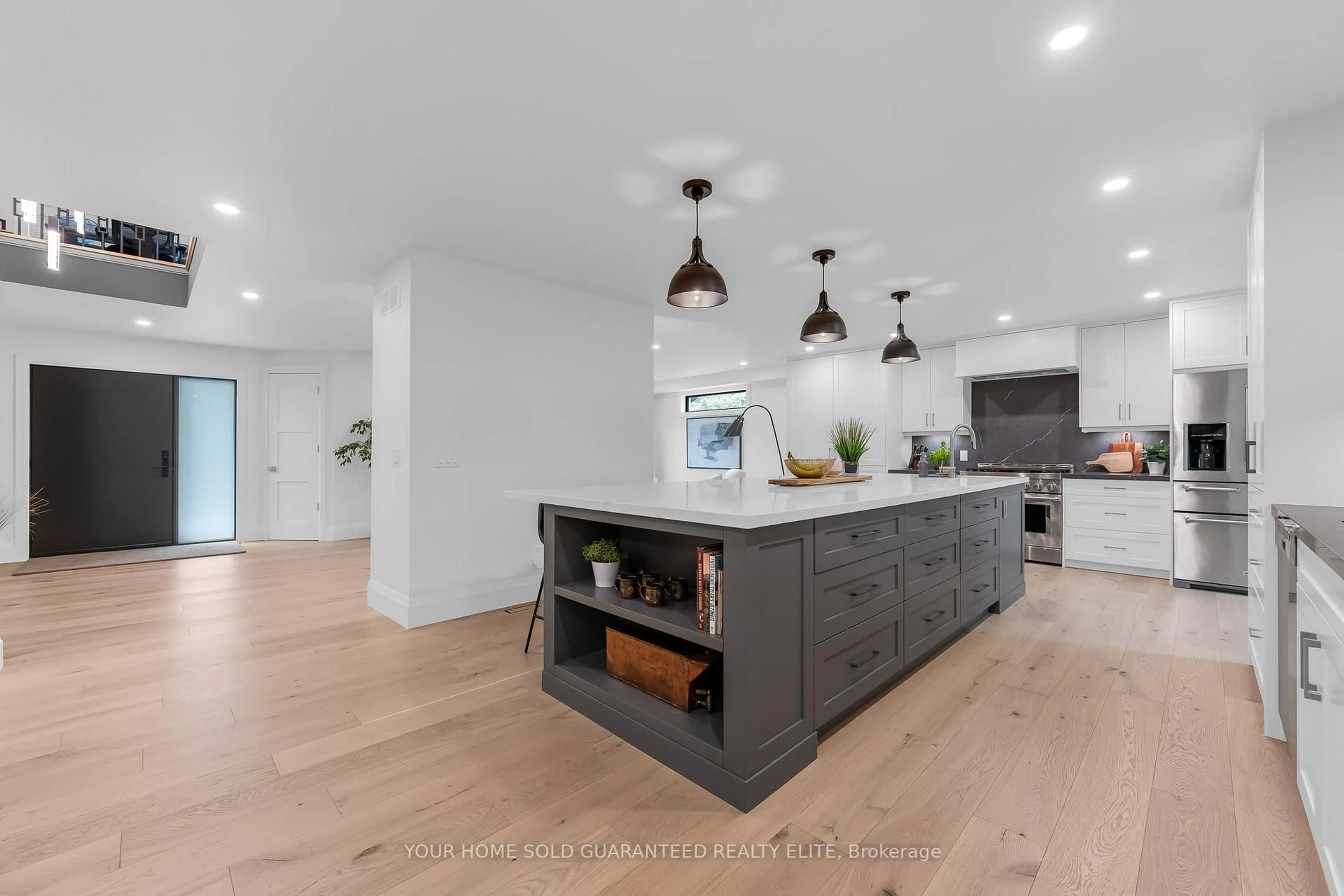 Open concept kitchen, unknown for 16 Whitehall Gate, Pelham Ontario L3E 0C6