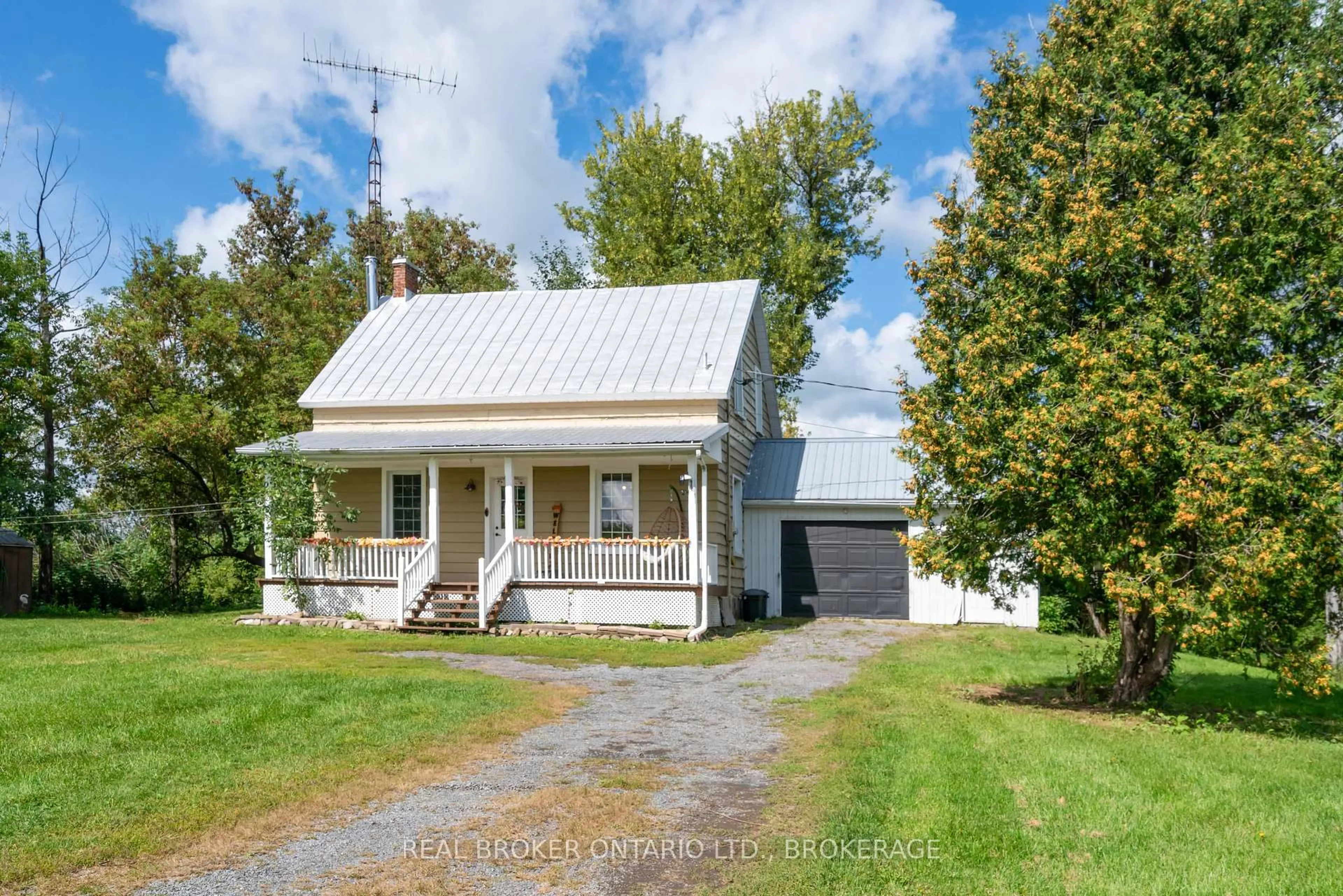 A pic from outside/outdoor area/front of a property/back of a property/a pic from drone, street for 20310 Kenyon Conc Rd 8 Rd, North Glengarry Ontario K0C 1A0