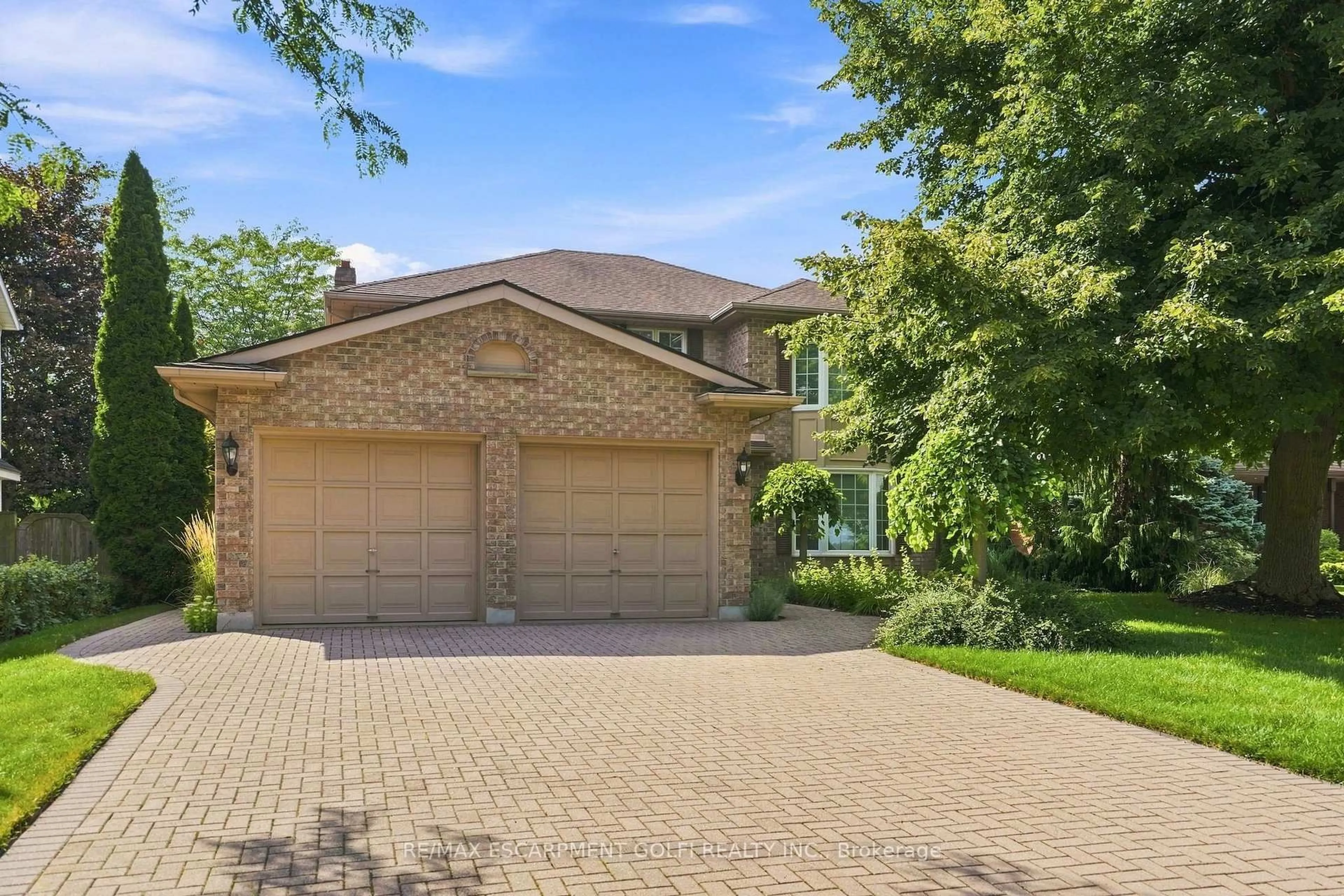 Home with brick exterior material, street for 12 Harvest Oak Dr, Welland Ontario L3C 6Z1