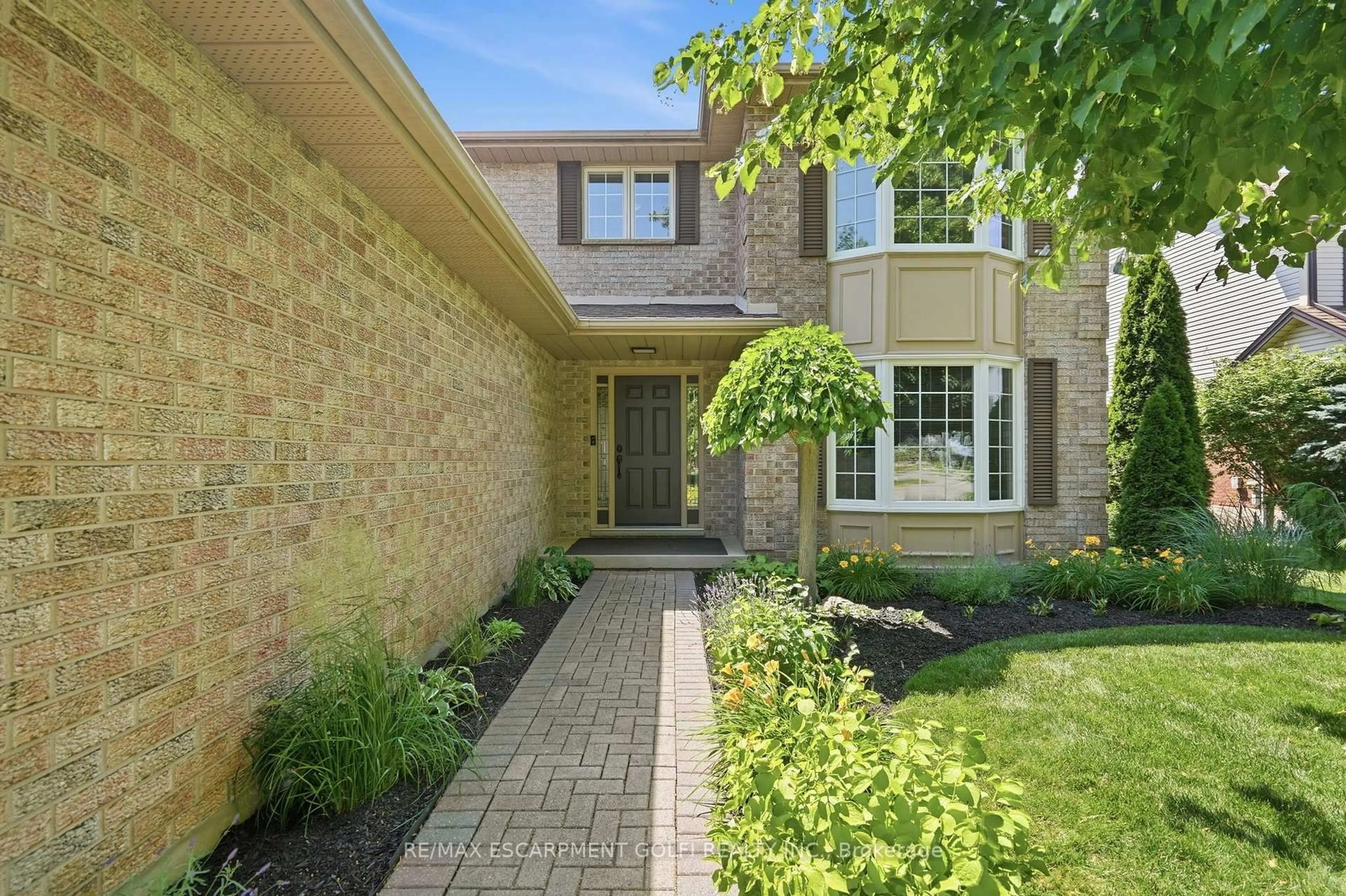 Home with brick exterior material, street for 12 Harvest Oak Dr, Welland Ontario L3C 6Z1