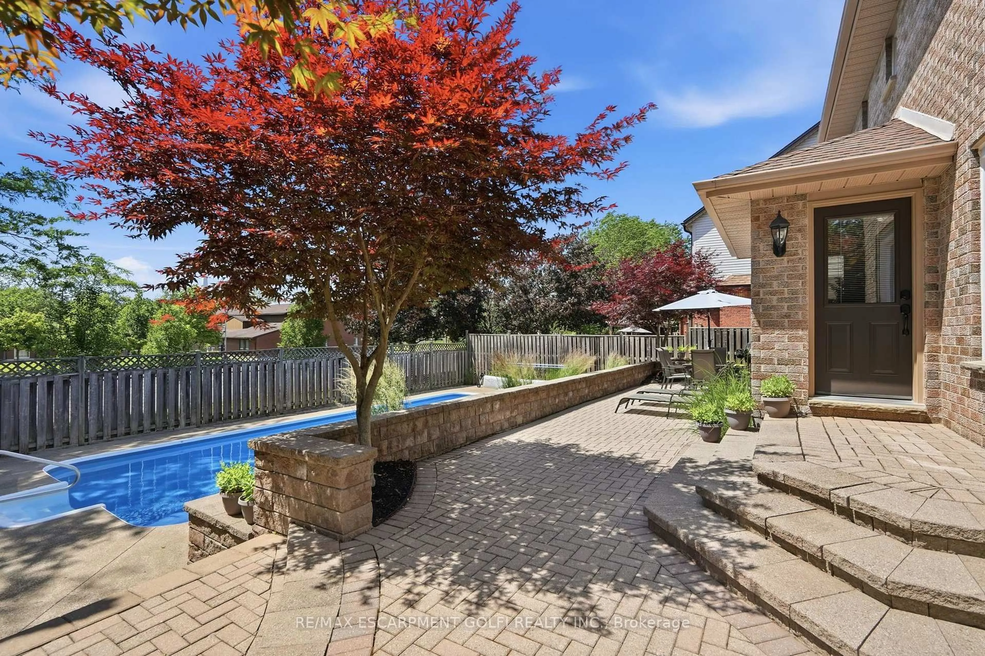 Patio, street for 12 Harvest Oak Dr, Welland Ontario L3C 6Z1