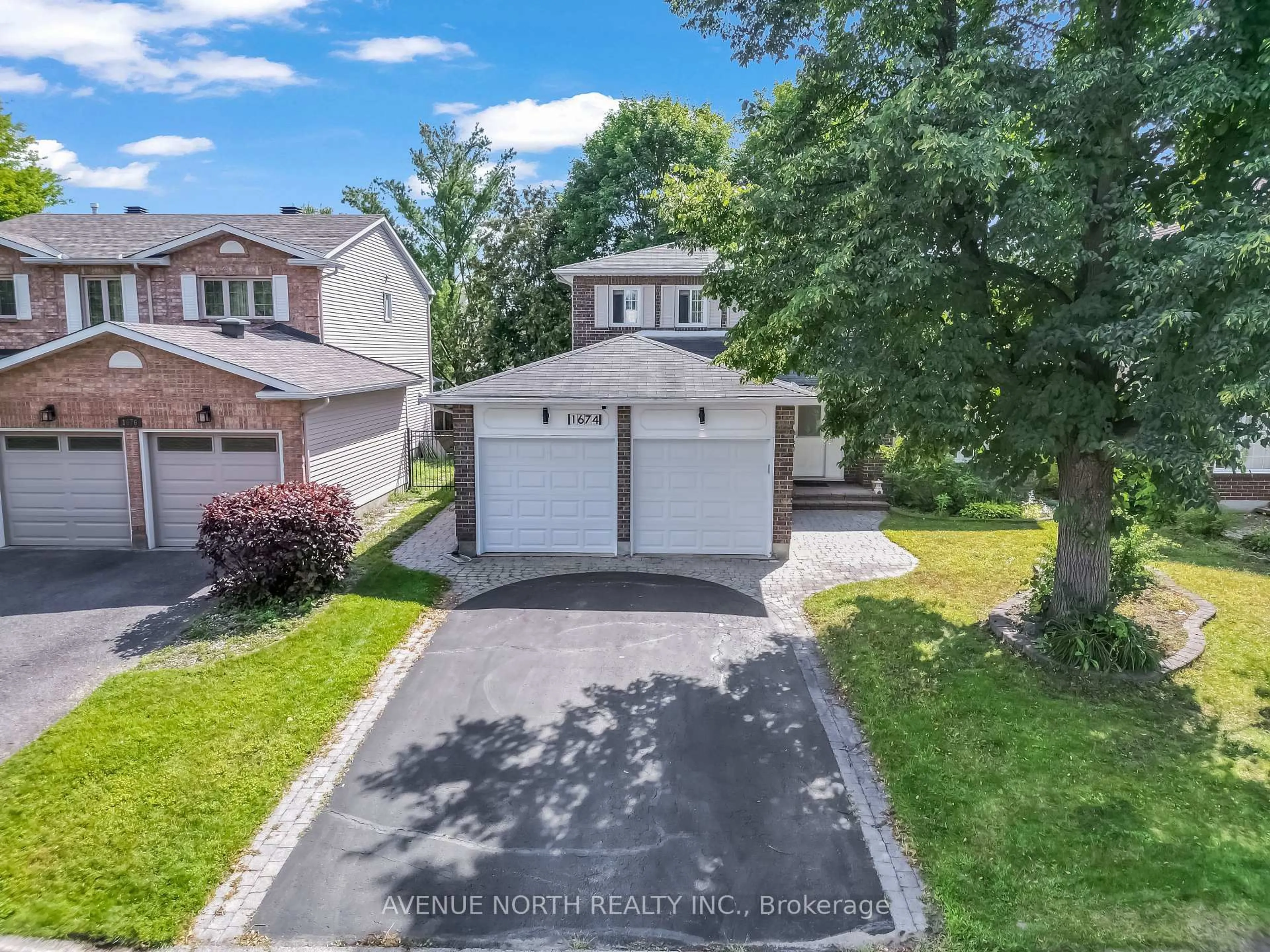 A pic from outside/outdoor area/front of a property/back of a property/a pic from drone, street for 1674 Sansonnet St, Orleans Ontario K1C 5Y6
