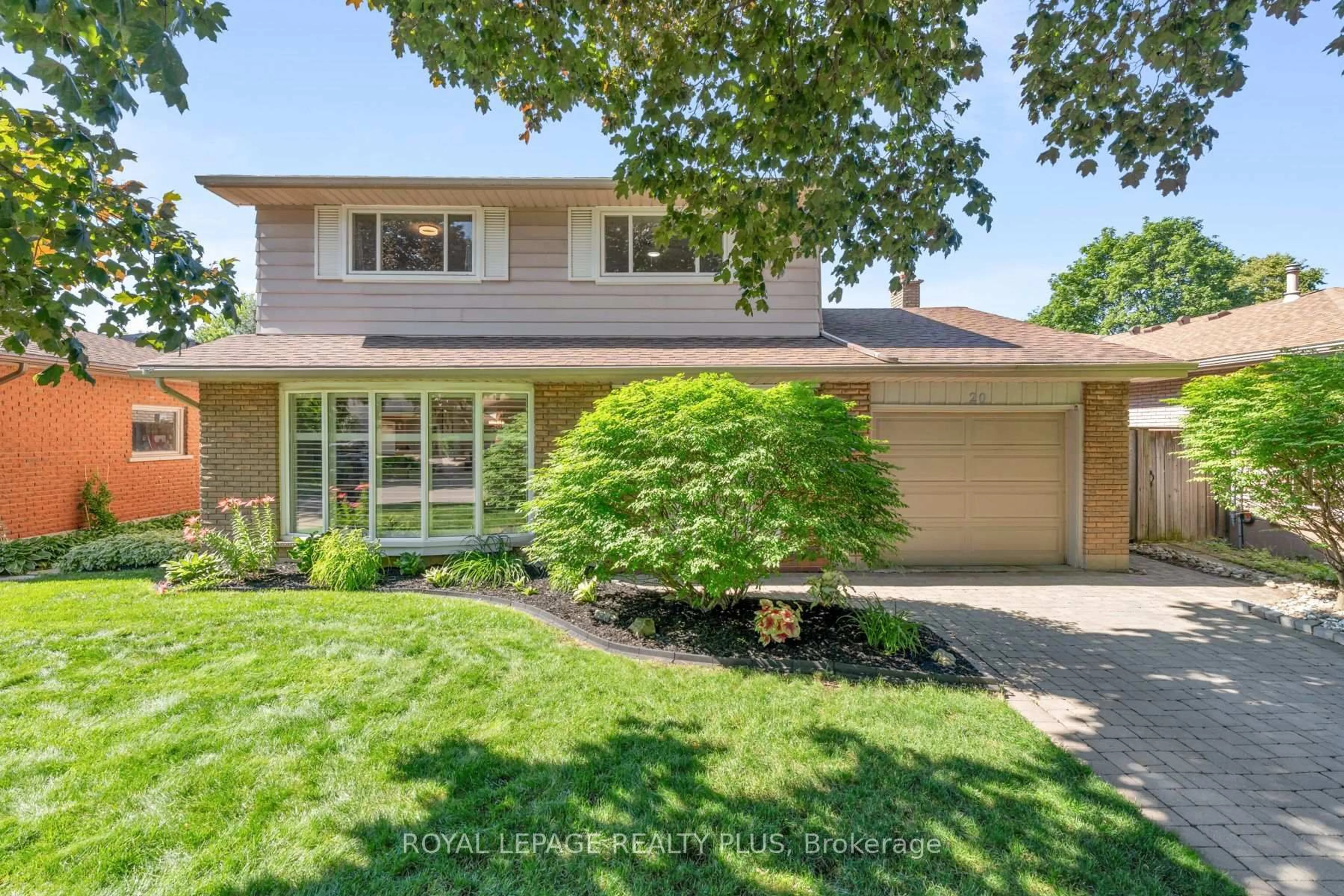 Home with brick exterior material, street for 20 San Marino Cres, Hamilton Ontario L9C 2B7