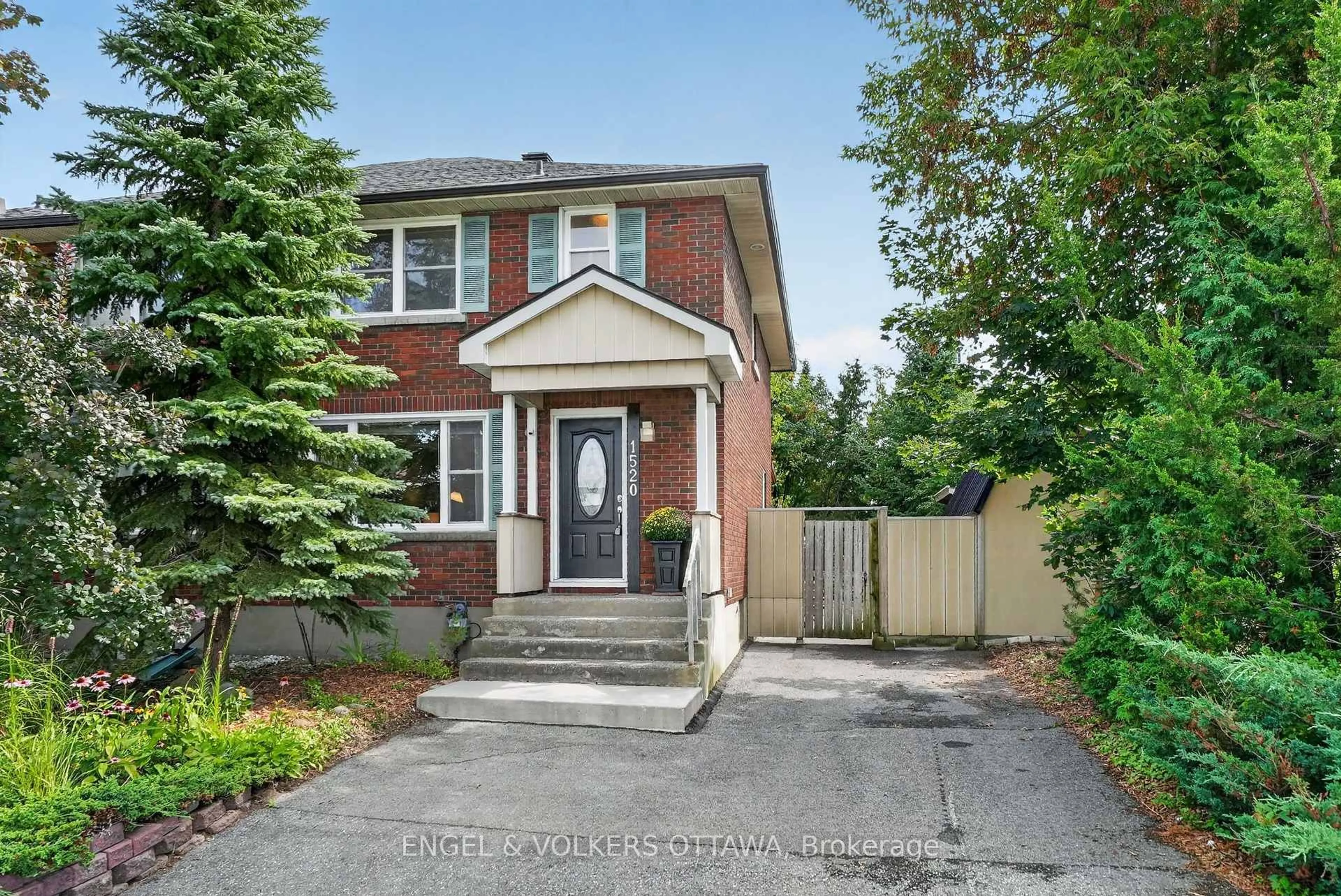 Home with brick exterior material, street for 1520 Laperriere Ave, Ottawa Ontario K1Z 7S9