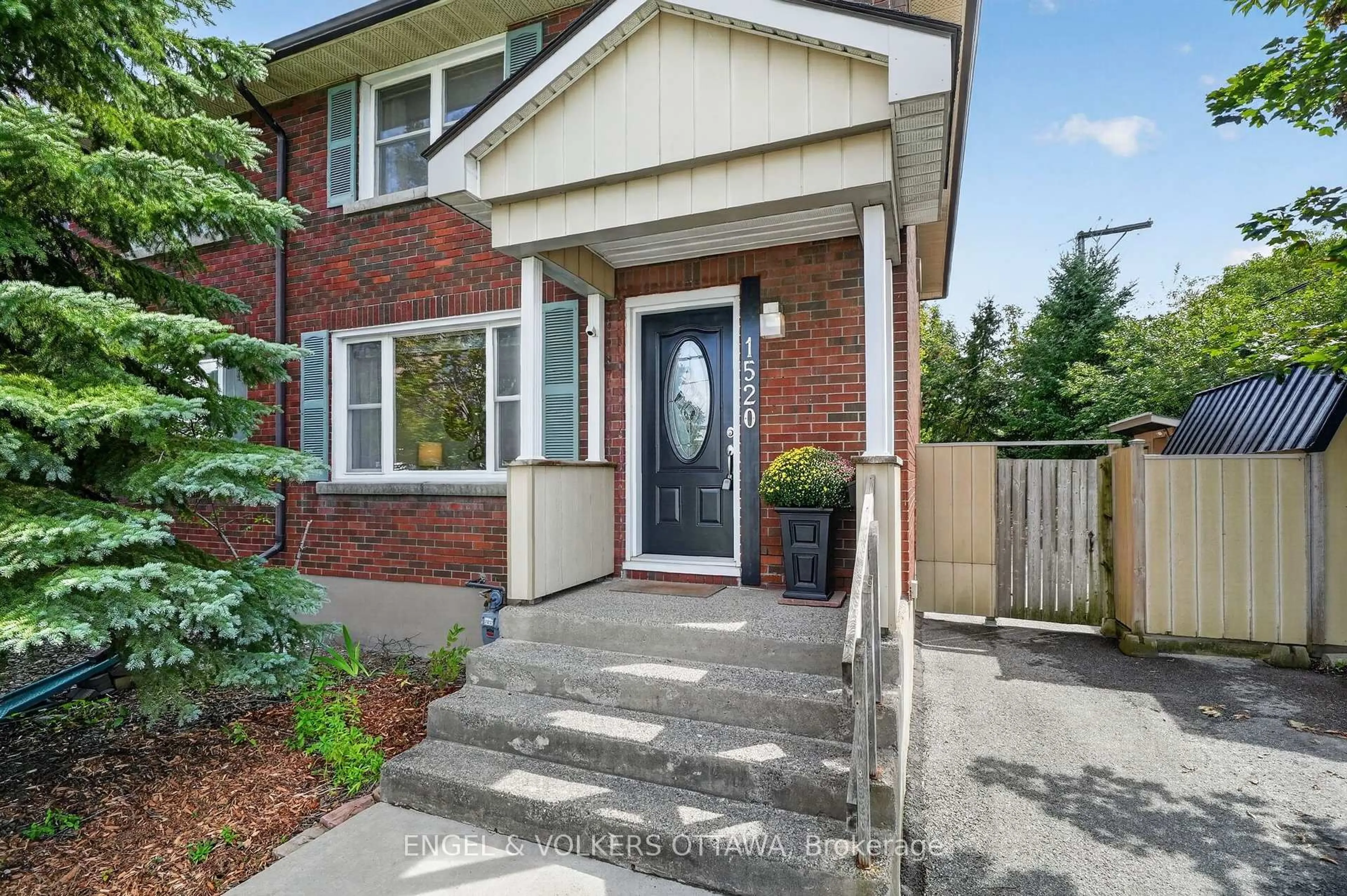 Home with brick exterior material, street for 1520 Laperriere Ave, Ottawa Ontario K1Z 7S9
