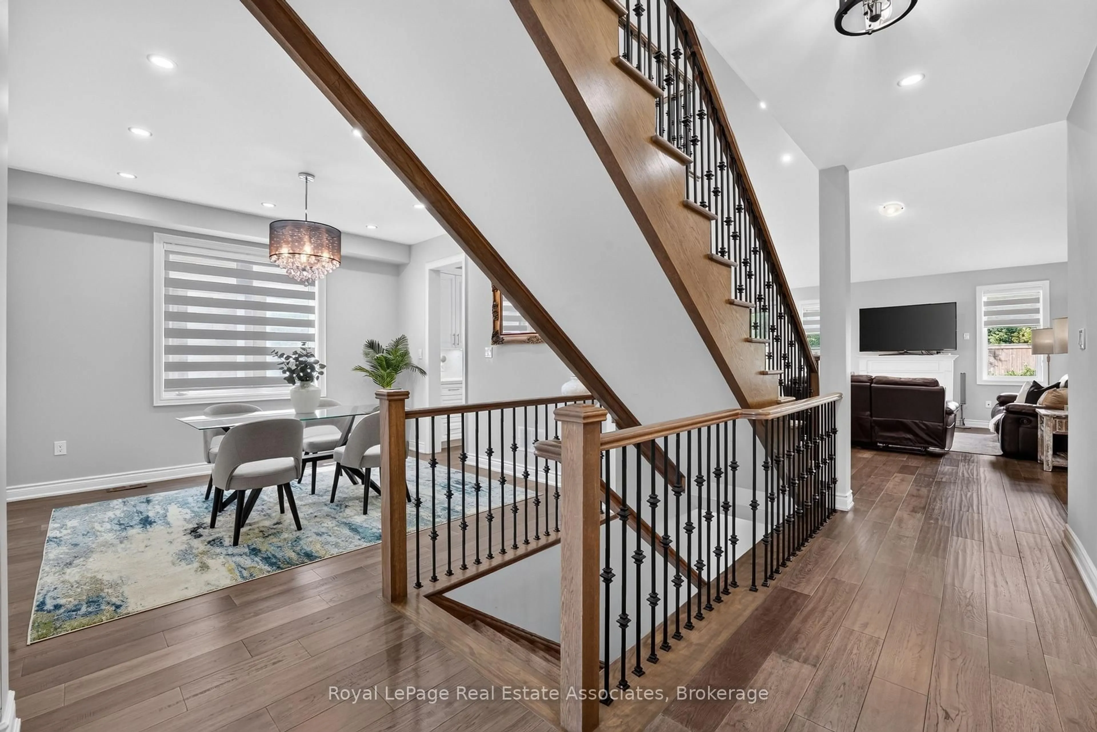 Stairs for 48 HARPIN Way, Centre Wellington Ontario N1M 0E9