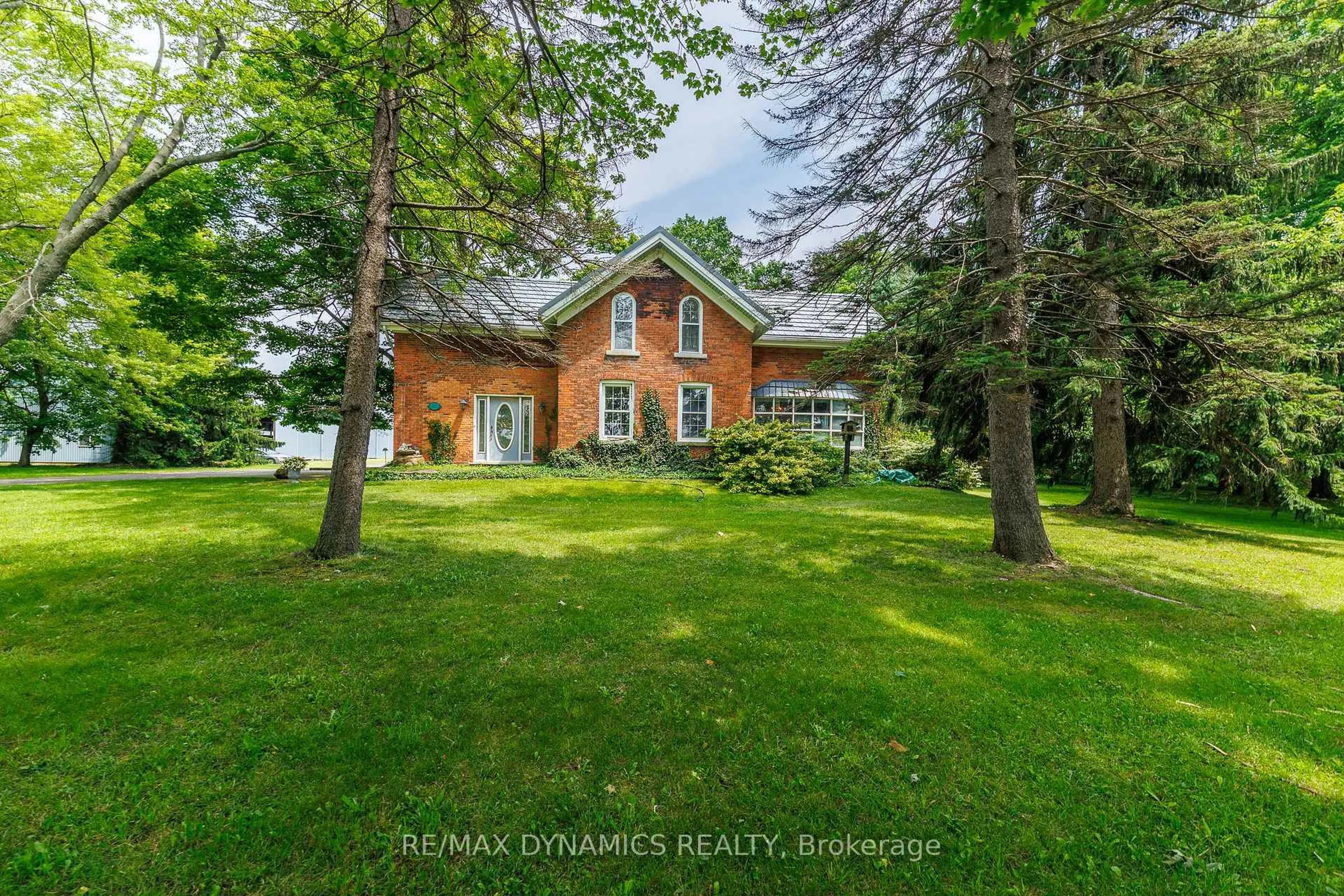 A pic from outside/outdoor area/front of a property/back of a property/a pic from drone, water/lake/river/ocean view for 760 Cope Rd, Welland Ontario L3B 5N7