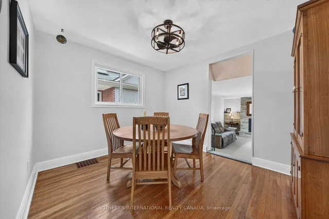 38 Roslin Ave, Waterloo 5