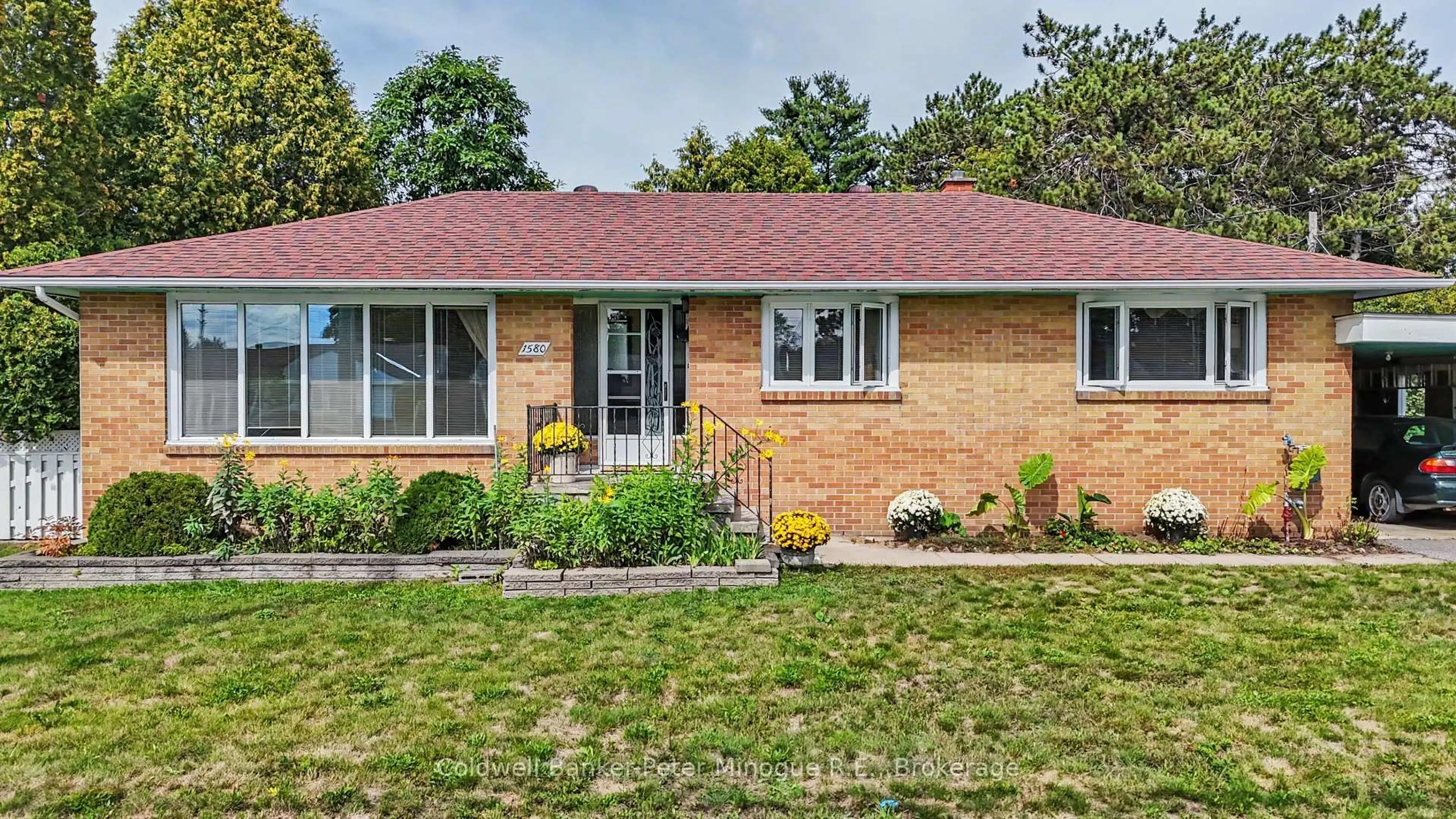 Home with brick exterior material, street for 1580 Jane St, North Bay Ontario P1B 3J8