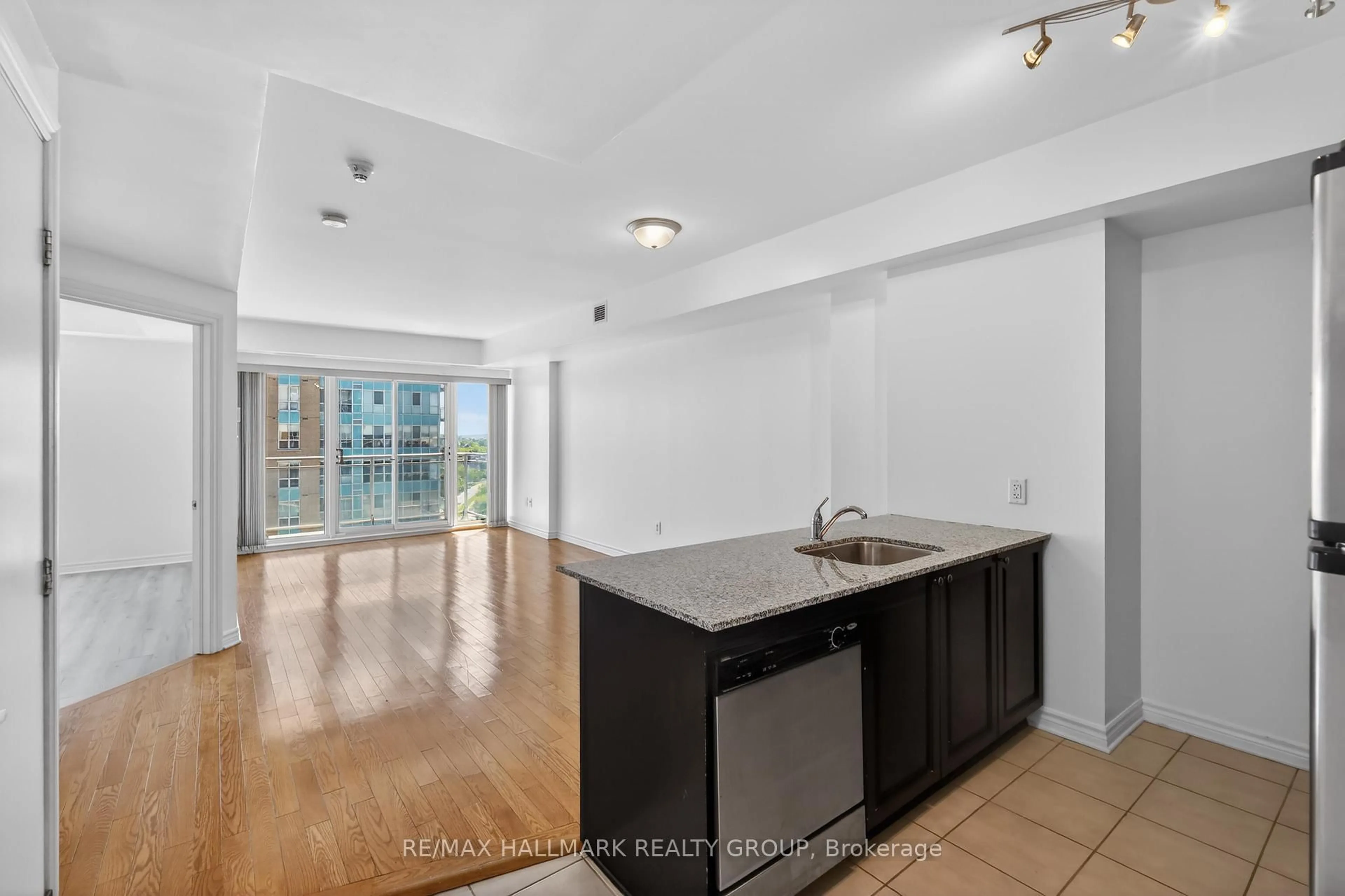 Standard kitchen, unknown for 70 Landry St #1503, Ottawa Ontario K1L 0A8