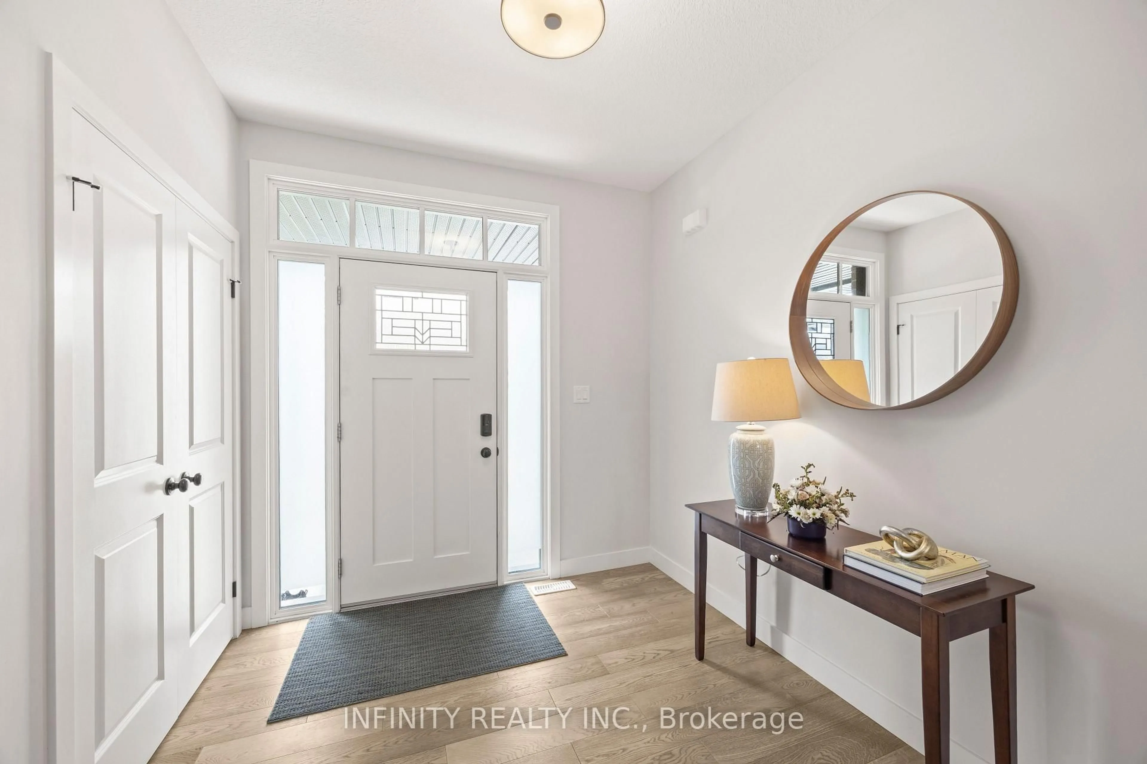 Indoor entryway for 2267 Tokala Tr, London North Ontario N6G 0V8