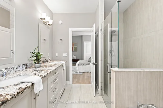 30 Cedar St #4, Brant 5