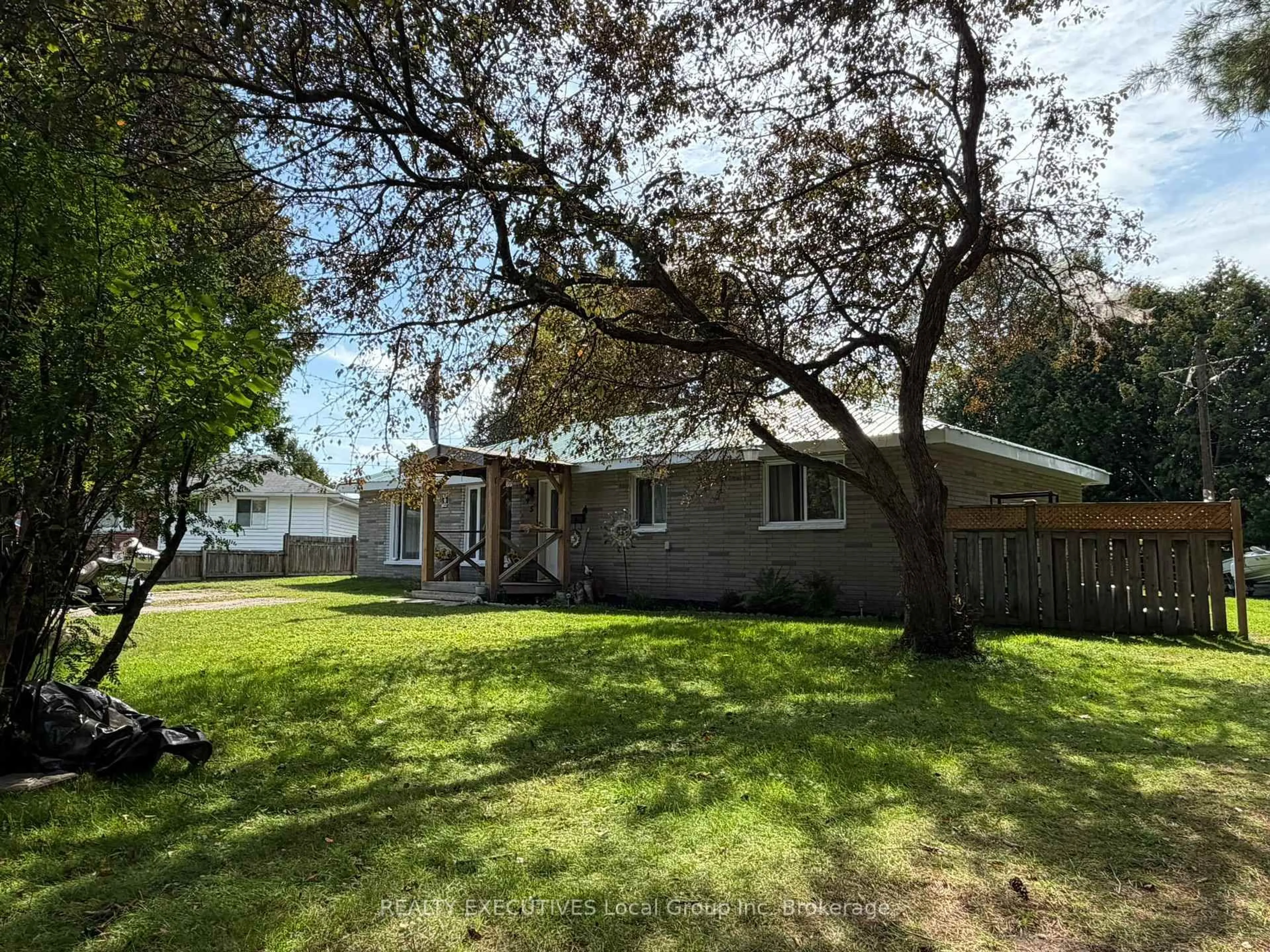 A pic from outside/outdoor area/front of a property/back of a property/a pic from drone, water/lake/river/ocean view for 5 Ralph Pl, North Bay Ontario P1A 1L3