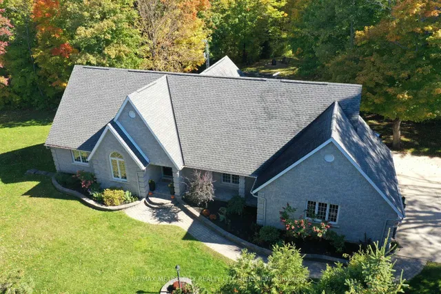 2069 Highway 132 Highway, Renfrew 4