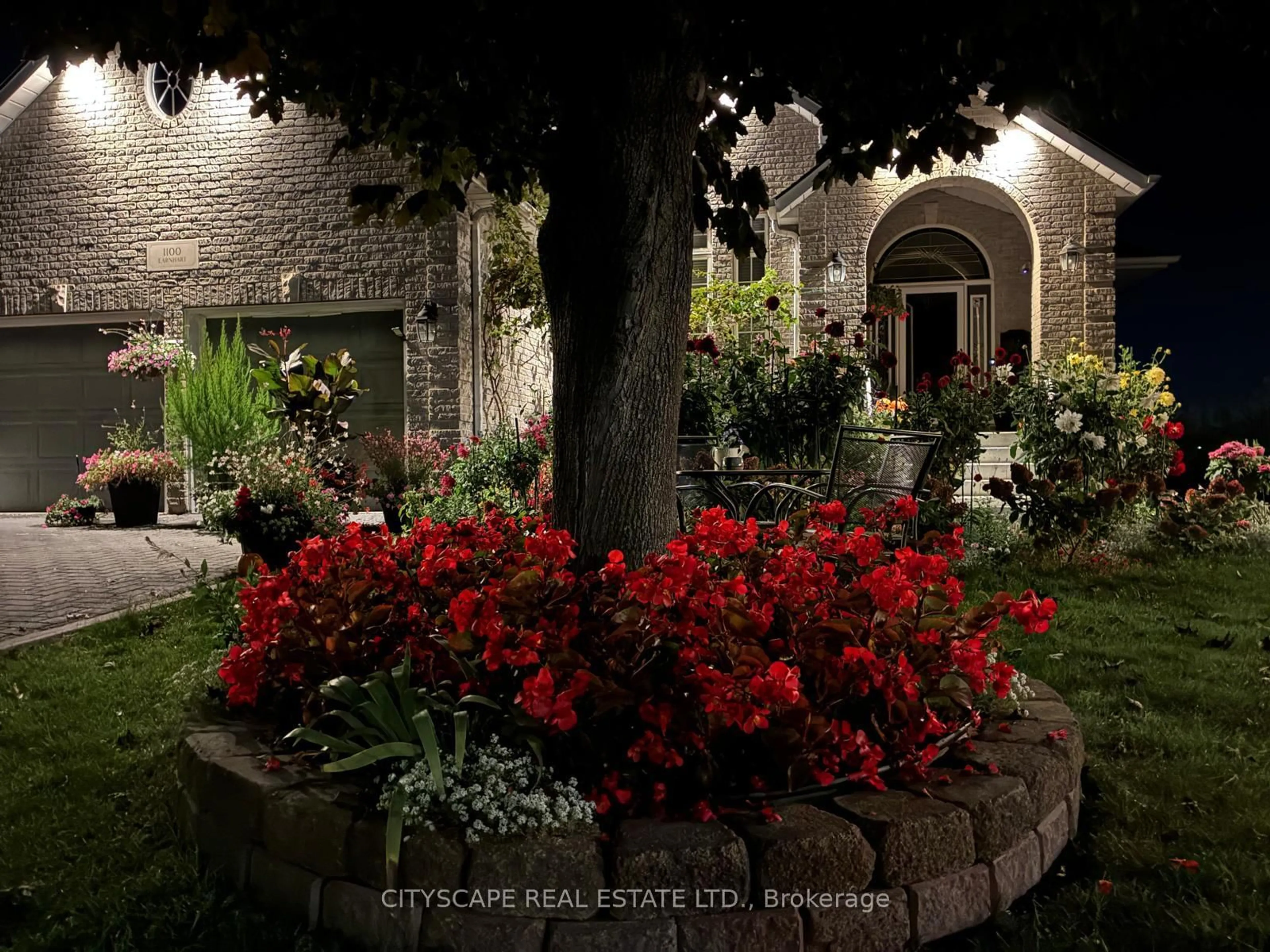 Patio, street for 1100 Earnhart St, Kingston Ontario K7P 3C2