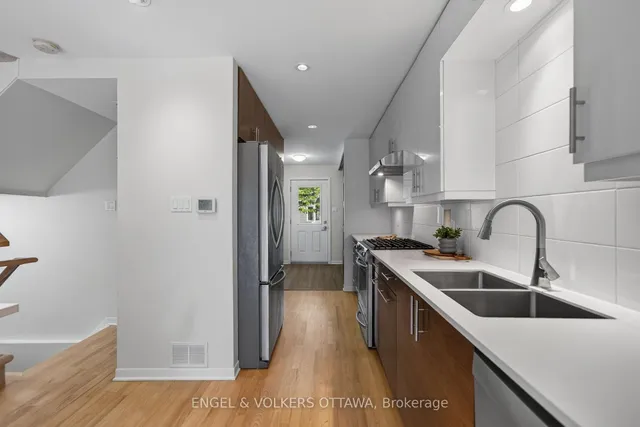 22 Chestnut St, Ottawa 5