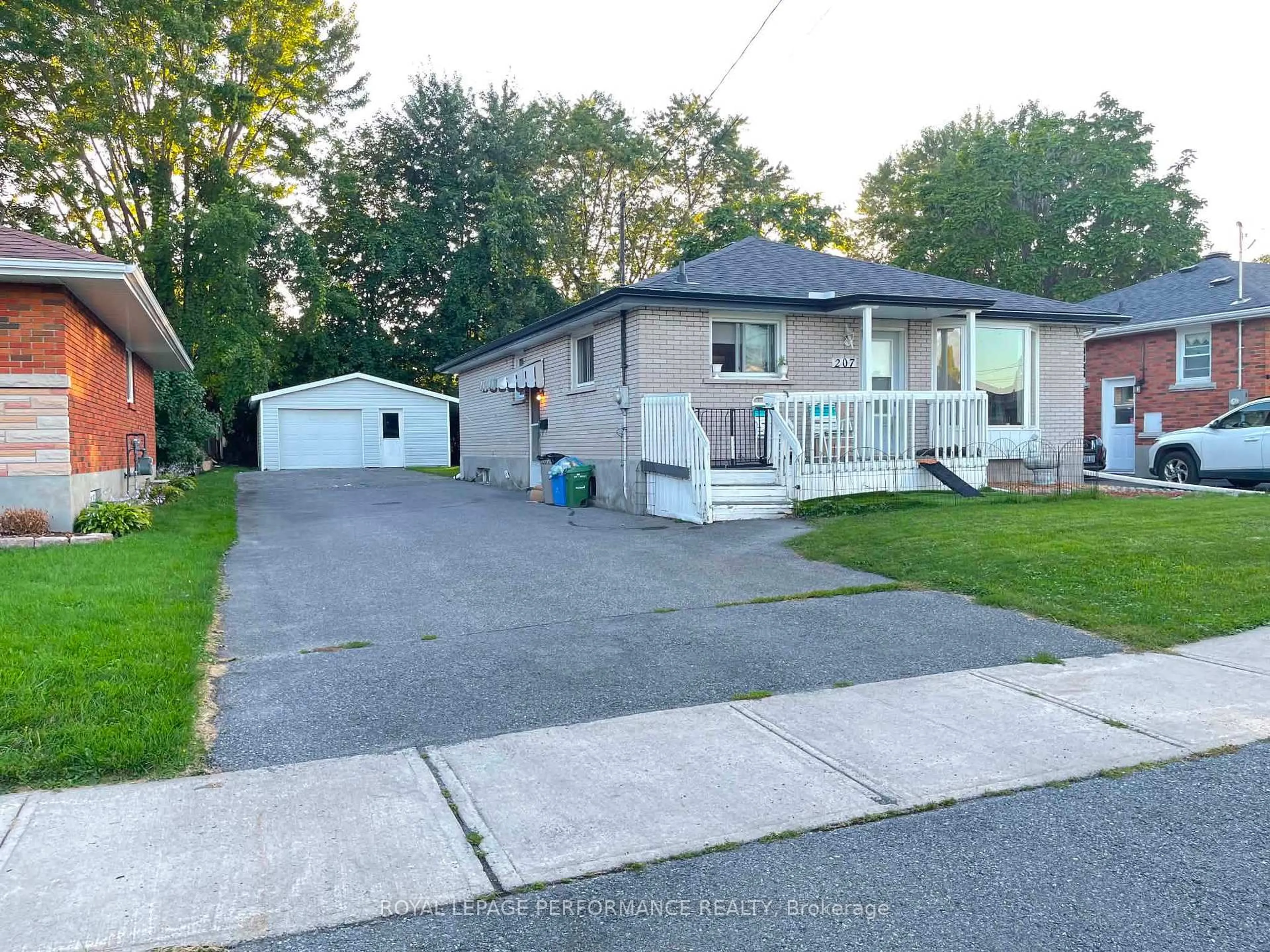 A pic from outside/outdoor area/front of a property/back of a property/a pic from drone, street for 207 Leonia St, Cornwall Ontario K6H 5M1