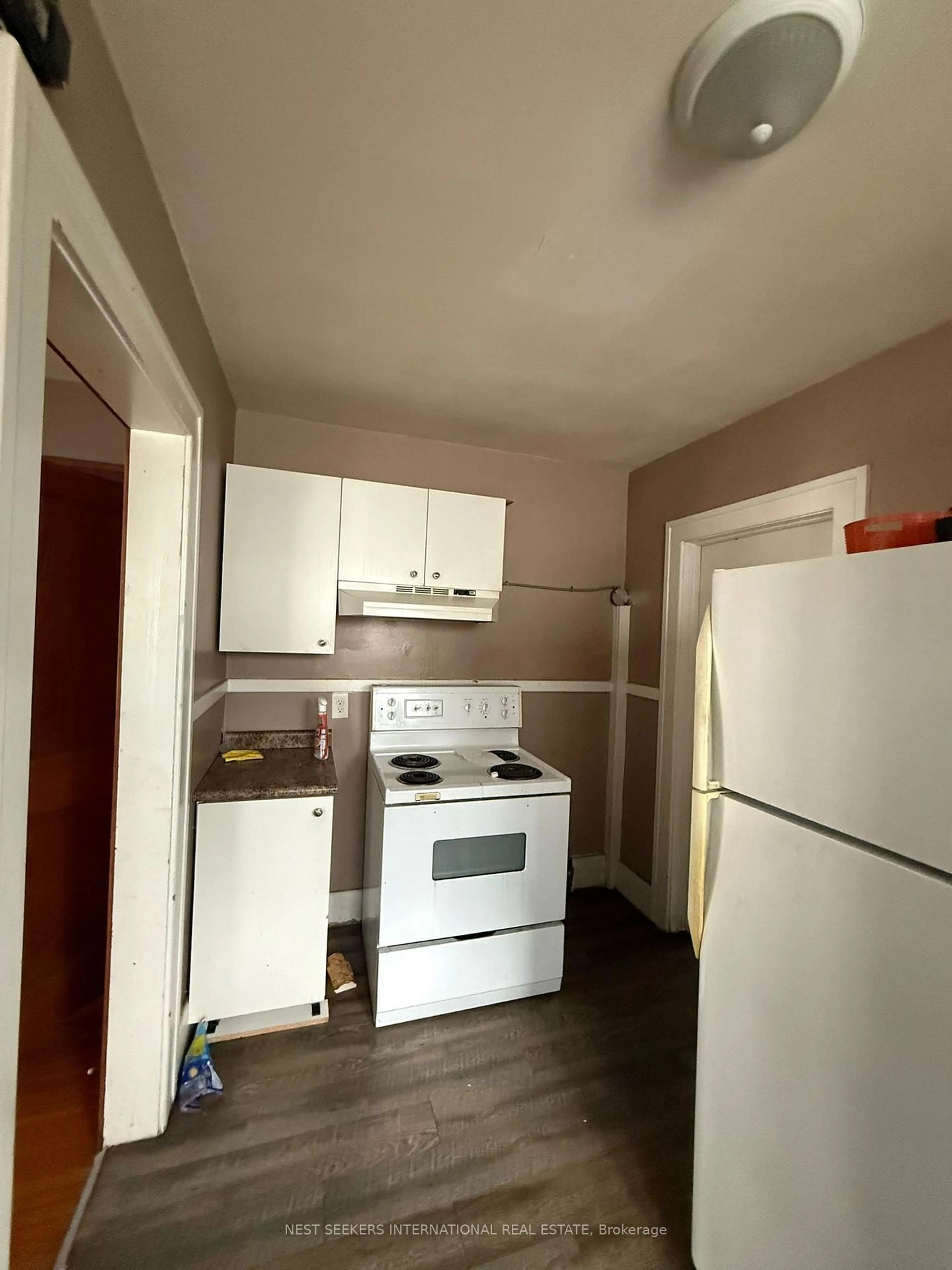 Unknown for 2257-59 Howard Ave, Windsor Ontario N8X 3V2