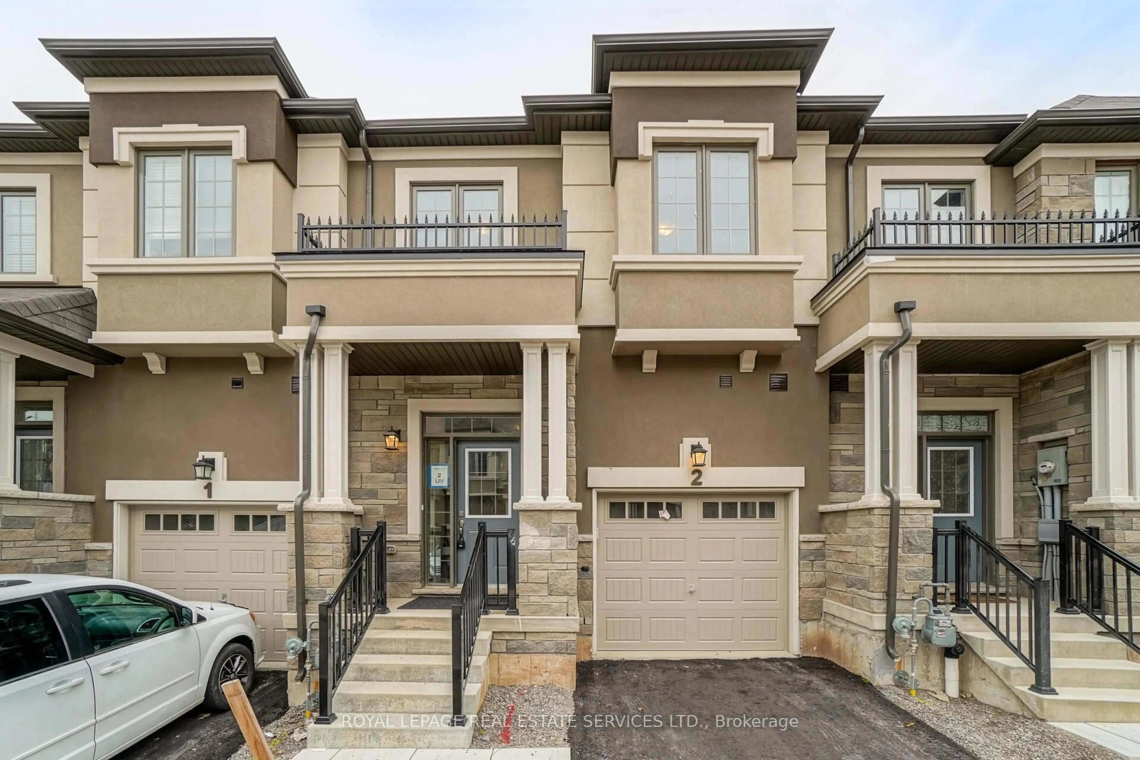 Home with brick exterior material, street for 515 Garner Rd #2, Hamilton Ontario L9G 3K9