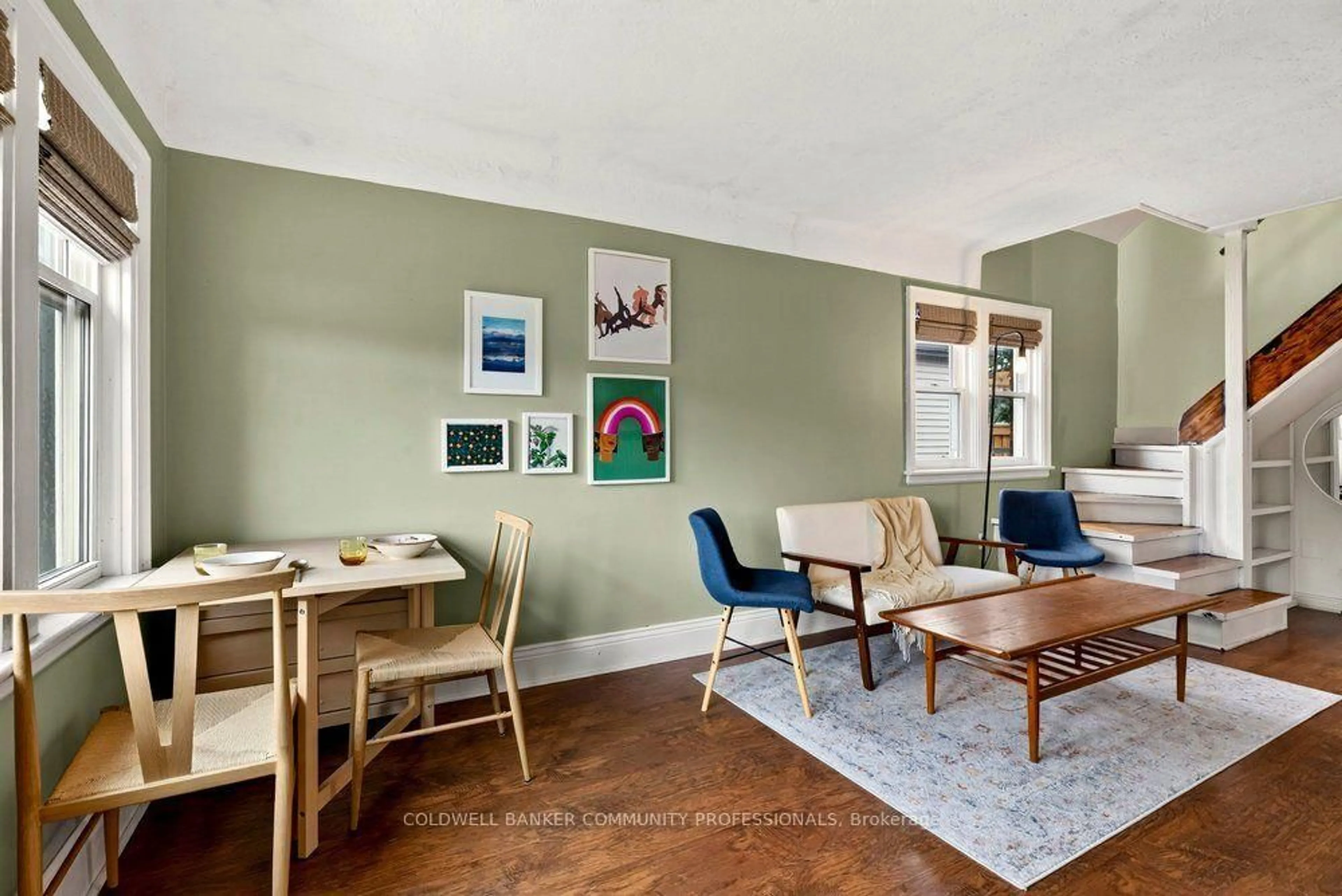 Living room with furniture, unknown for 136 Weir St, Hamilton Ontario L8H 5E9