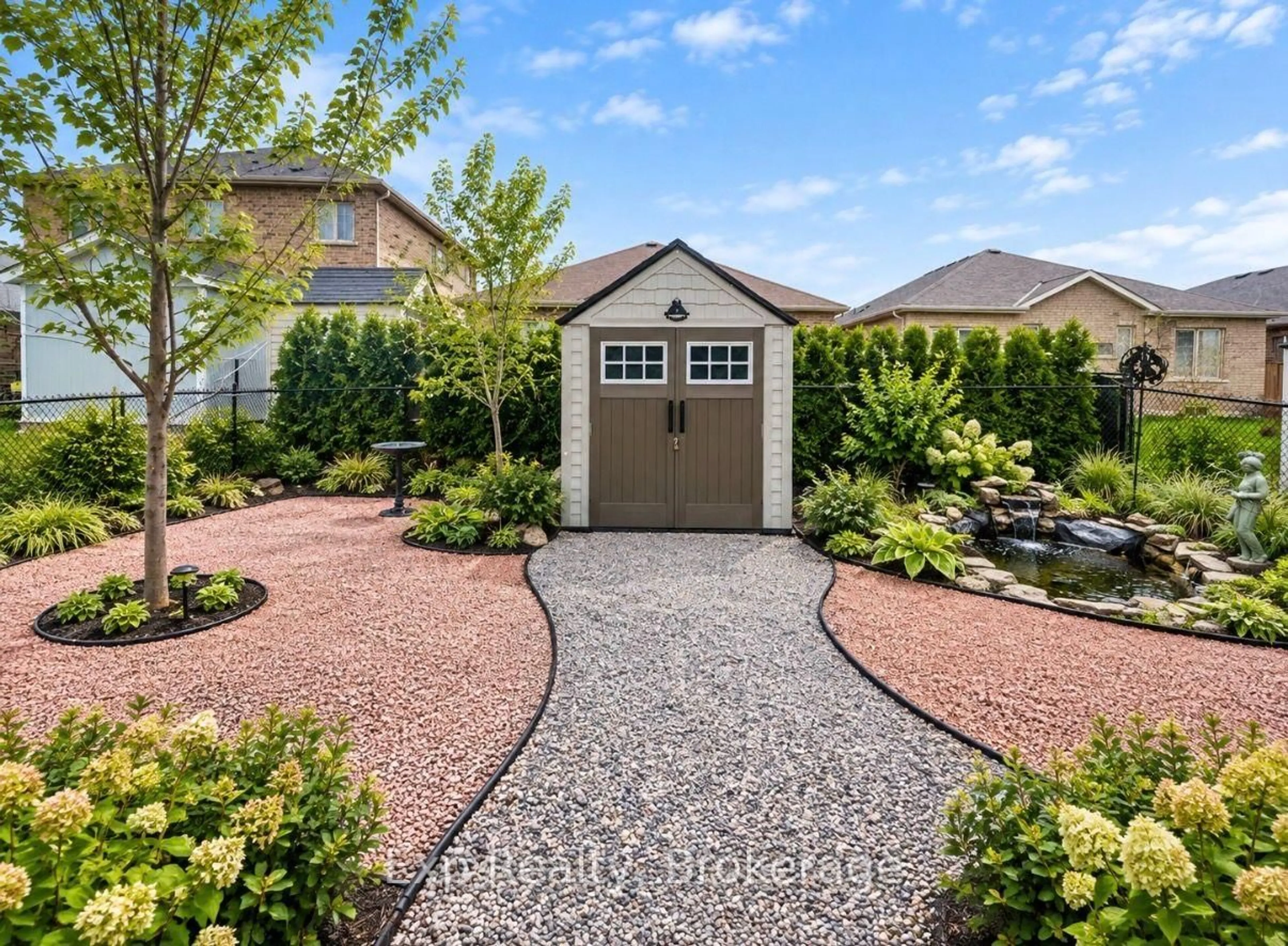 Indoor entryway for 37 White Hart Lane, Trent Hills Ontario K0L 1Y0