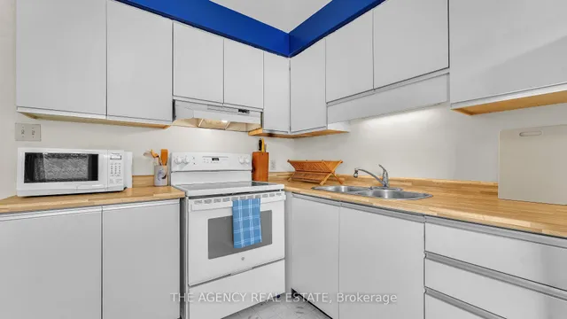 75 Ansondale Rd #6, London South 5