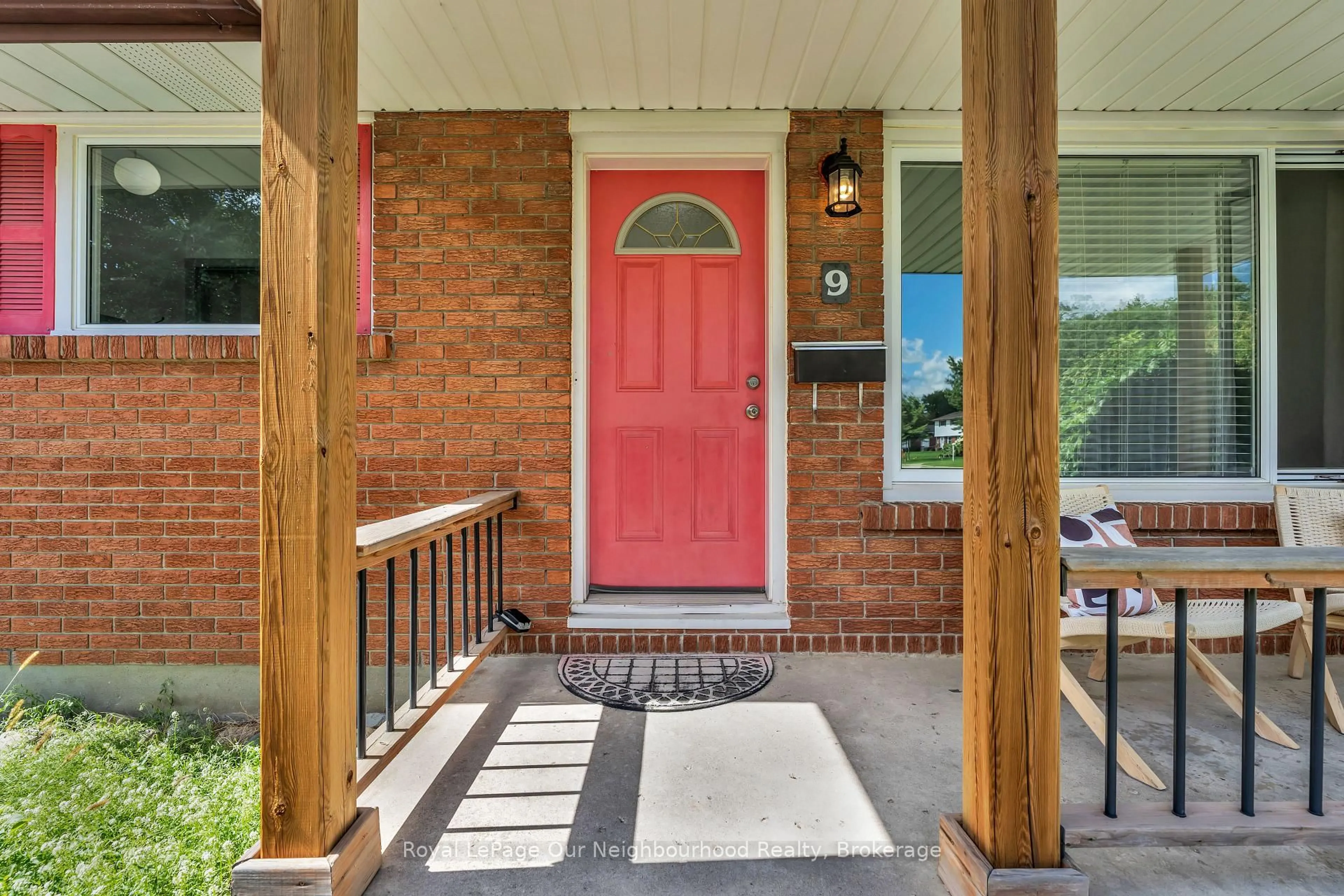 Indoor entryway for 9 Kenwood Cres, London East Ontario N5Y 3W6