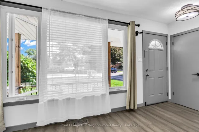 9 Kenwood Cres, London East 5