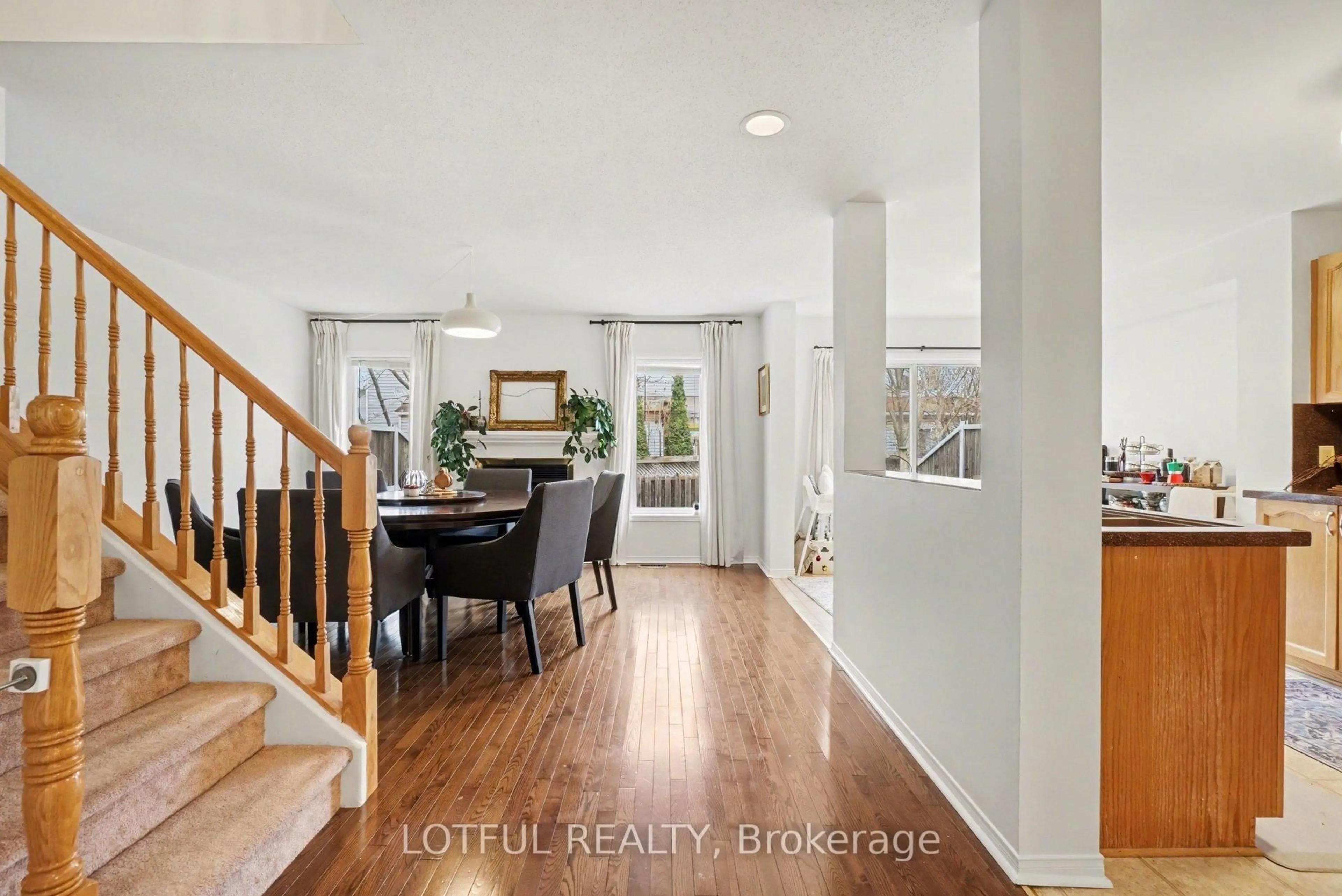 Indoor entryway for 3 Collington St, Ottawa Ontario K2G 6X5