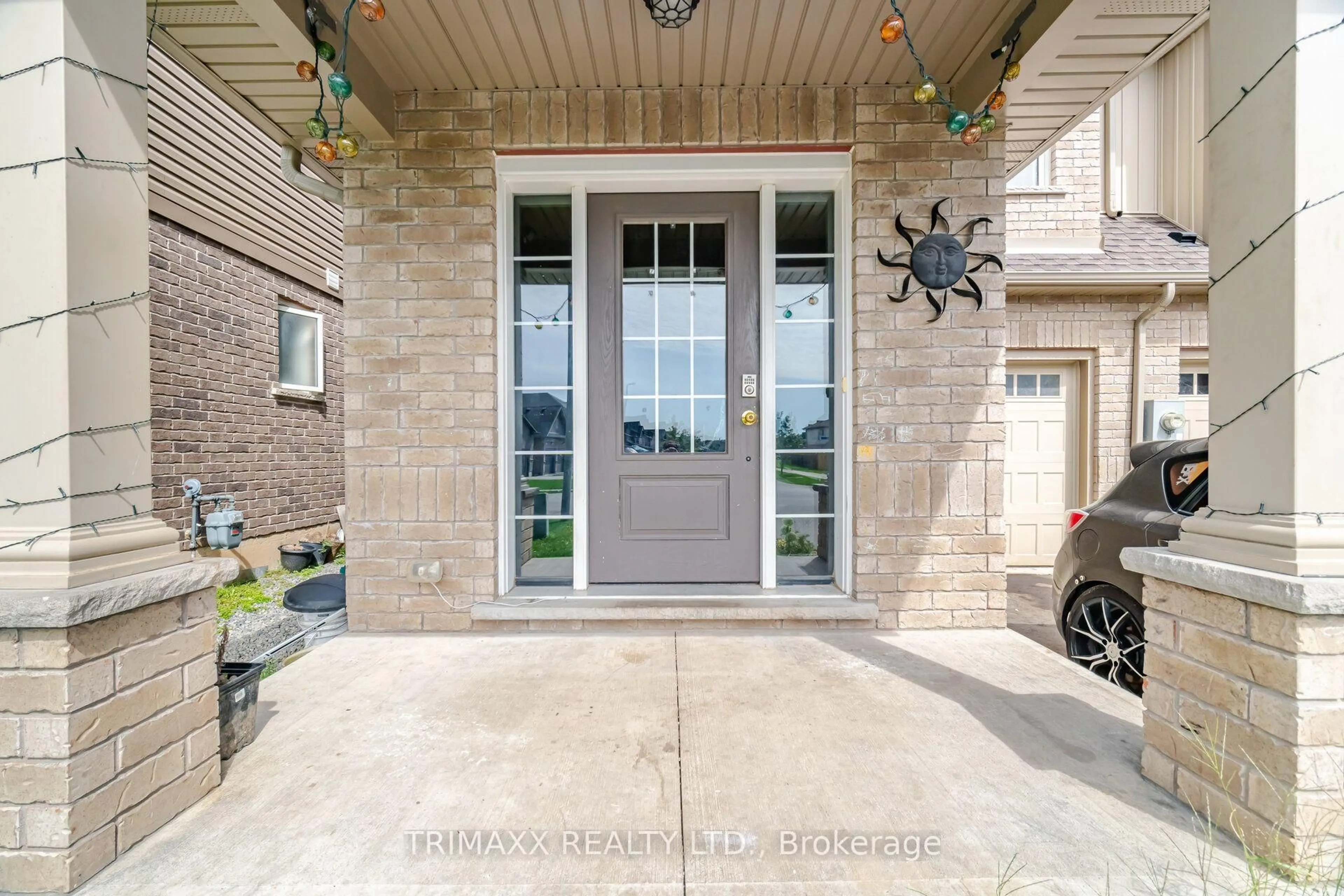 Indoor entryway for 180 Heron St, Welland Ontario L3C 0G7