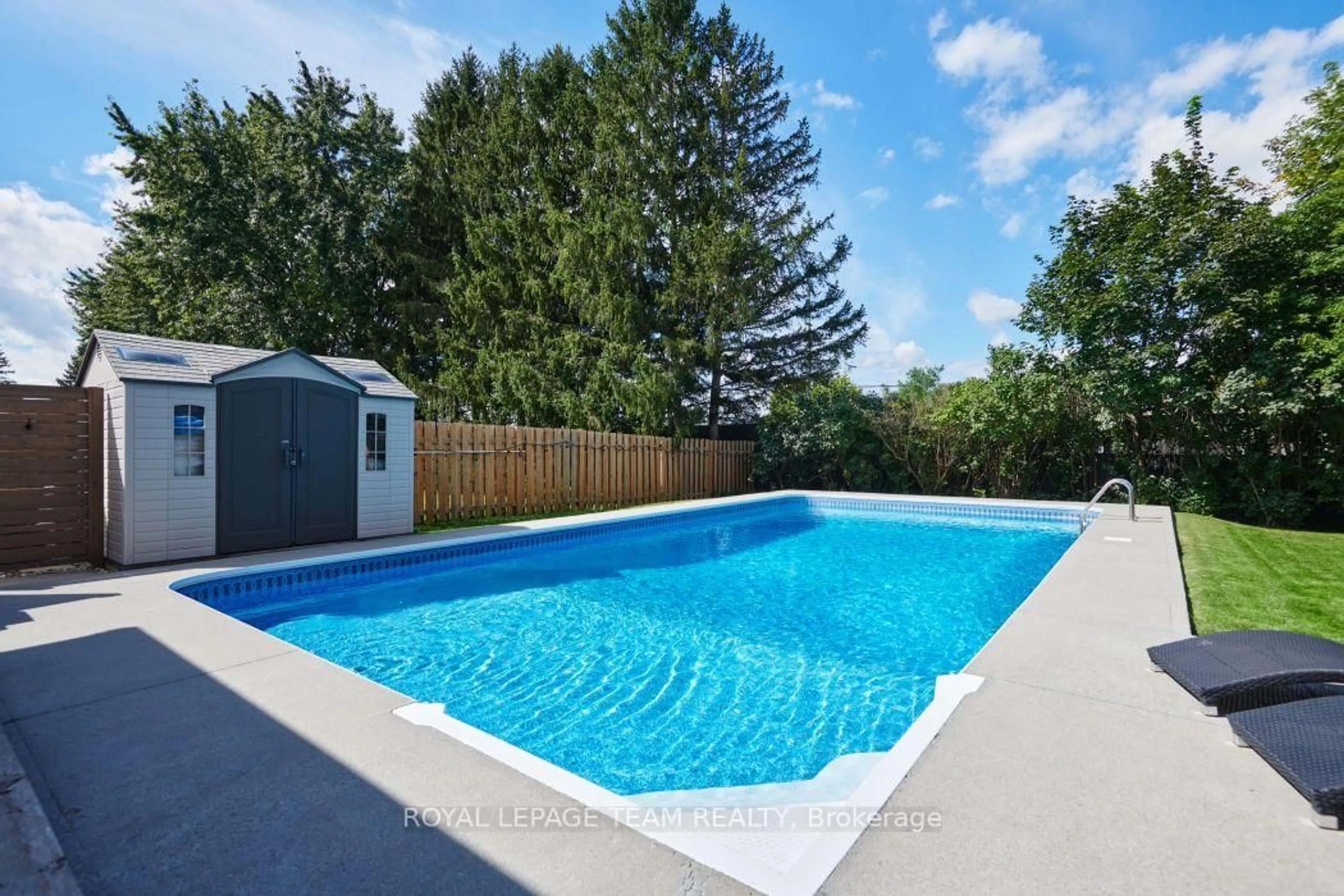 Pool for 31 Elke Dr, Barrhaven Ontario K2J 2B9