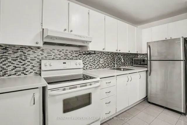 3411 Paul Anka Dr #39, Ottawa 2