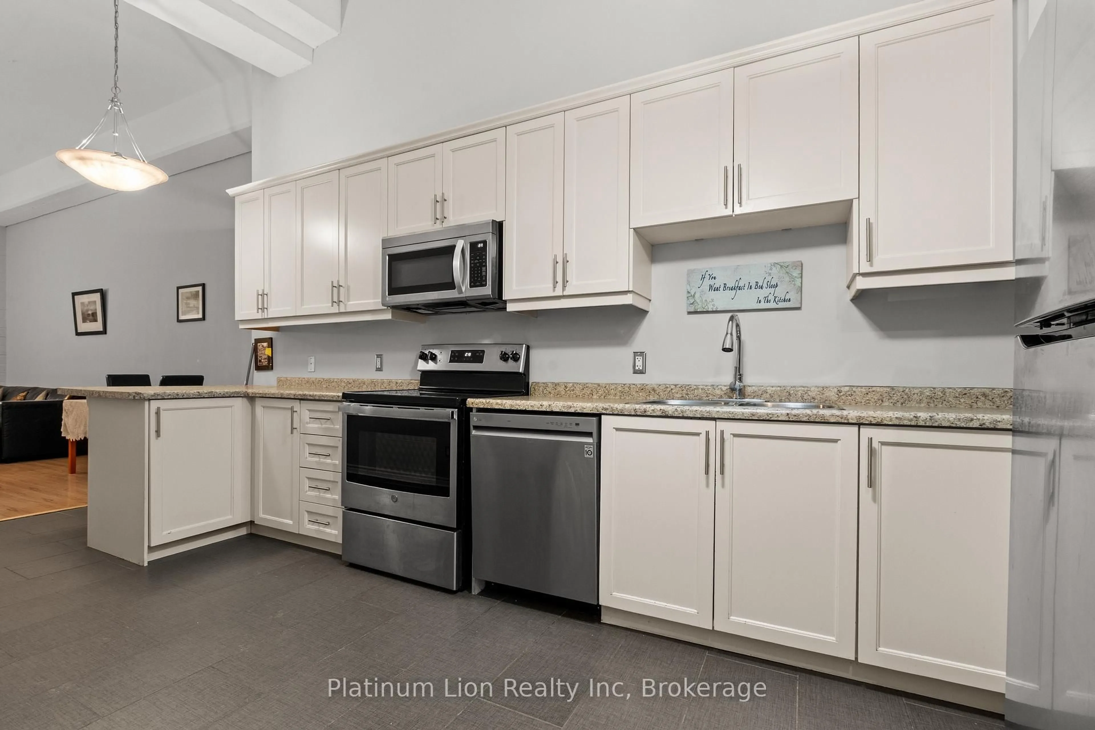 Standard kitchen, ceramic/tile floor for 80 King William St #212, Hamilton Ontario L8R 0A1