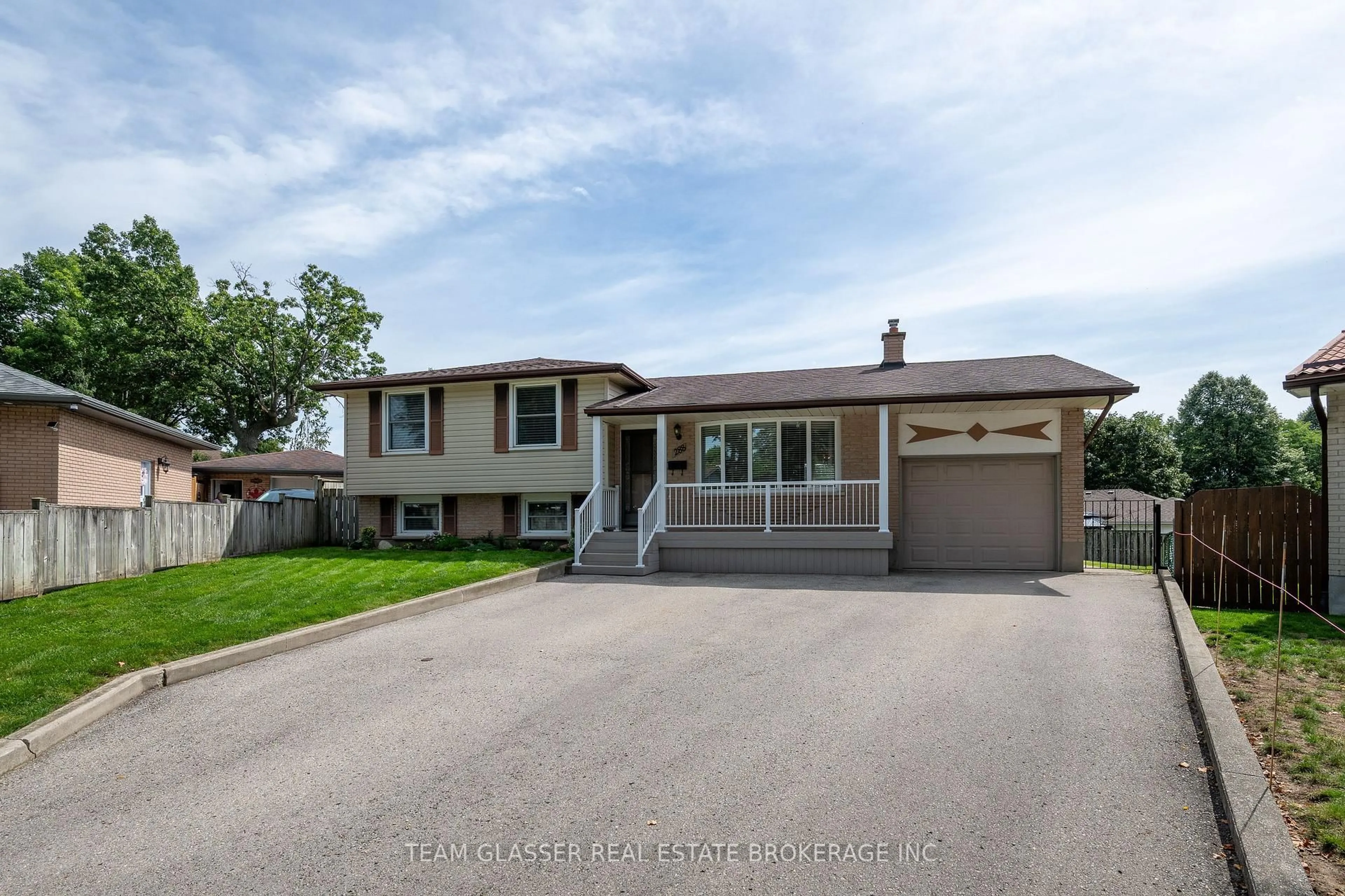 Home with vinyl exterior material, street for 288 Fairhaven Circ, London East Ontario N5W 1E2