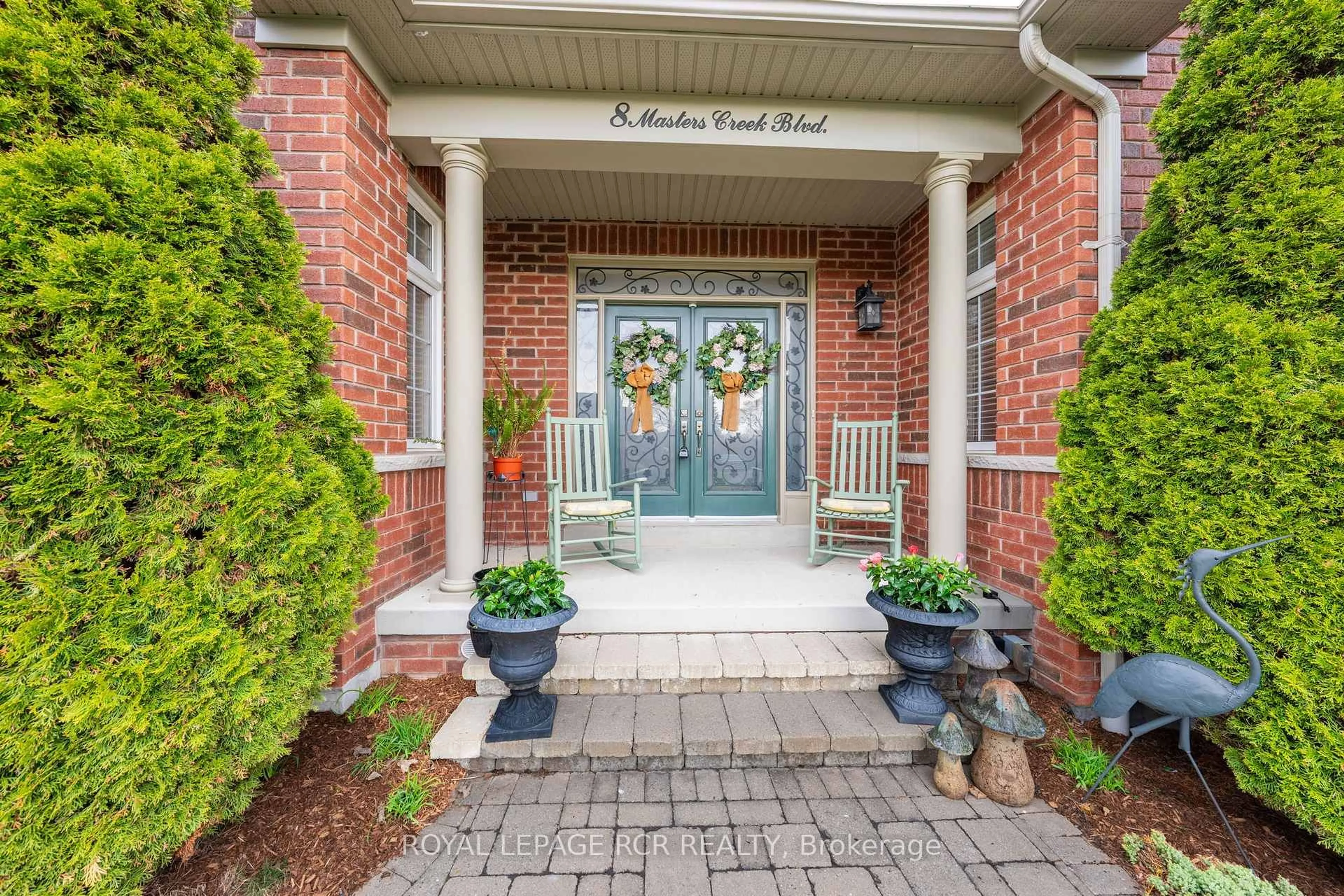 Indoor entryway for 8 Masters Creek Blvd, Mono Ontario L9W 6L7