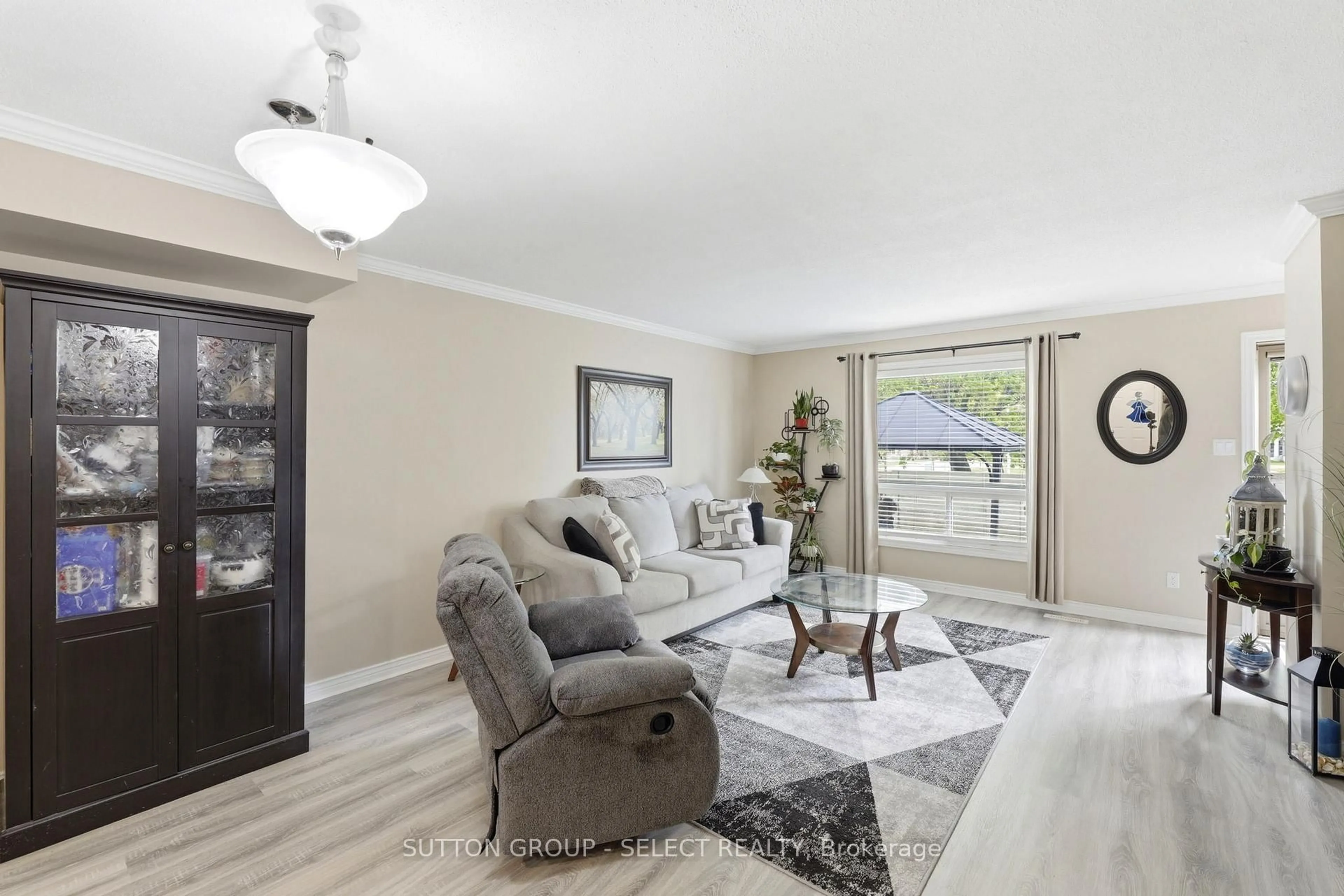 Living room with furniture, unknown for 151 Bonaventure Dr #1, London East Ontario N5V 4M1