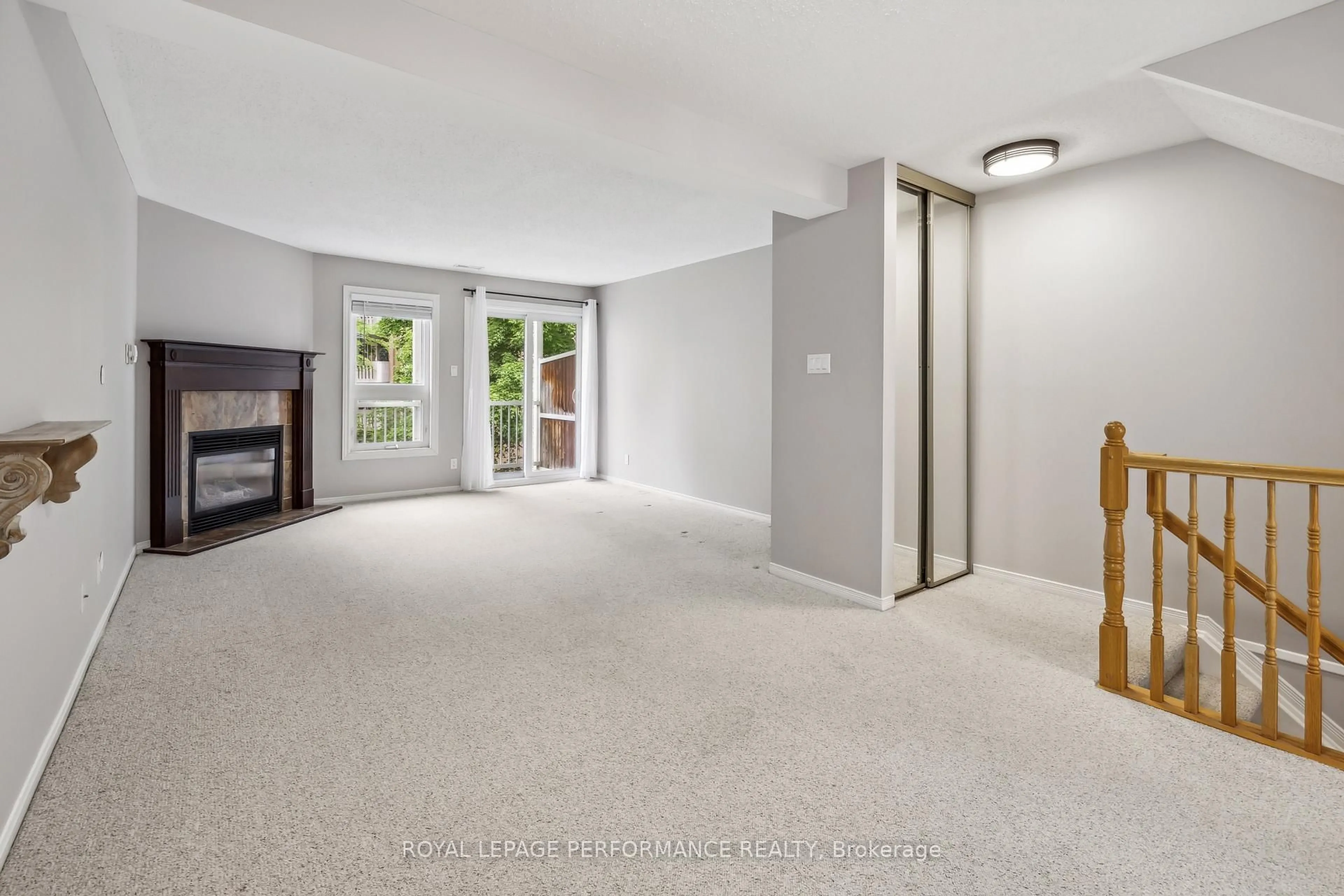 A pic of a room for 1668 Locksley Lane, Ottawa Ontario K1J 1B6