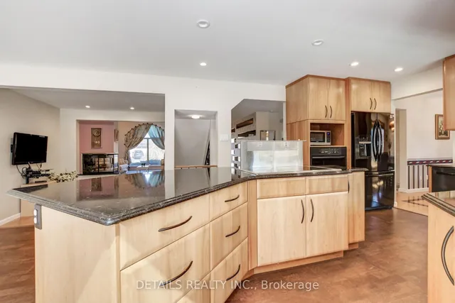 4388 Whittaker Cres, Gloucester 3