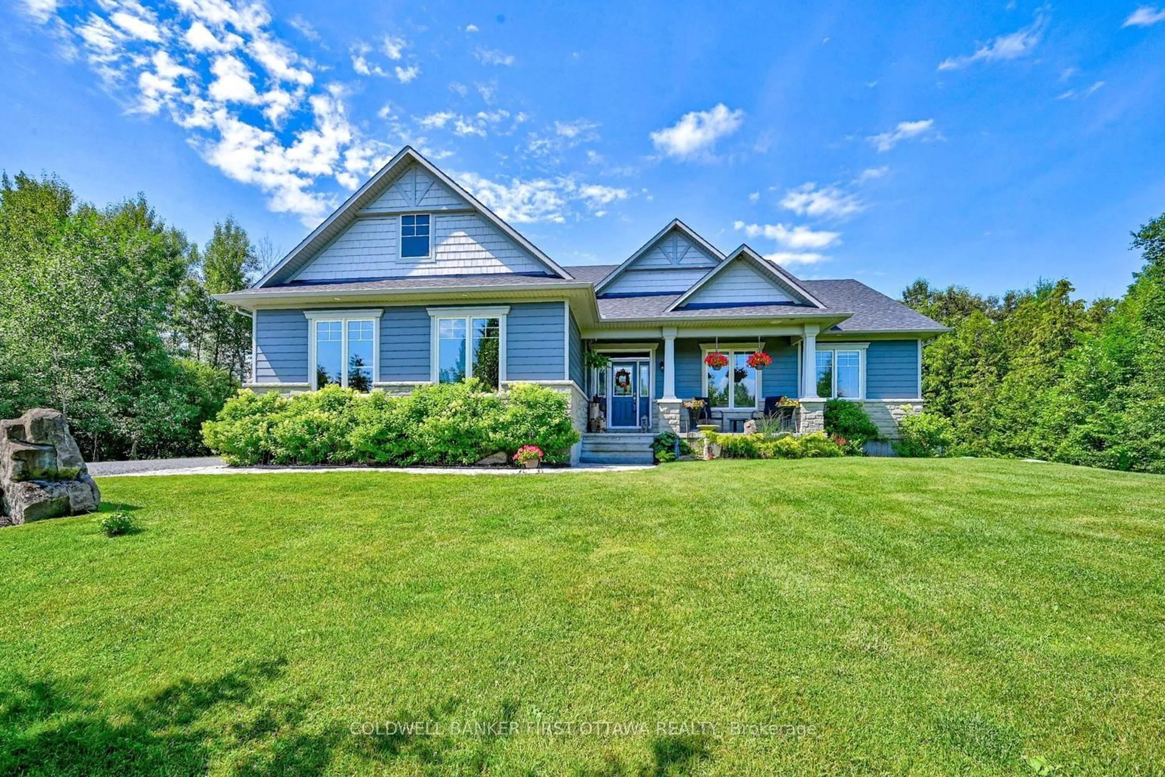 Home with vinyl exterior material, unknown for 193 Maggie's Cres, Carleton Place Ontario K7C 0C4