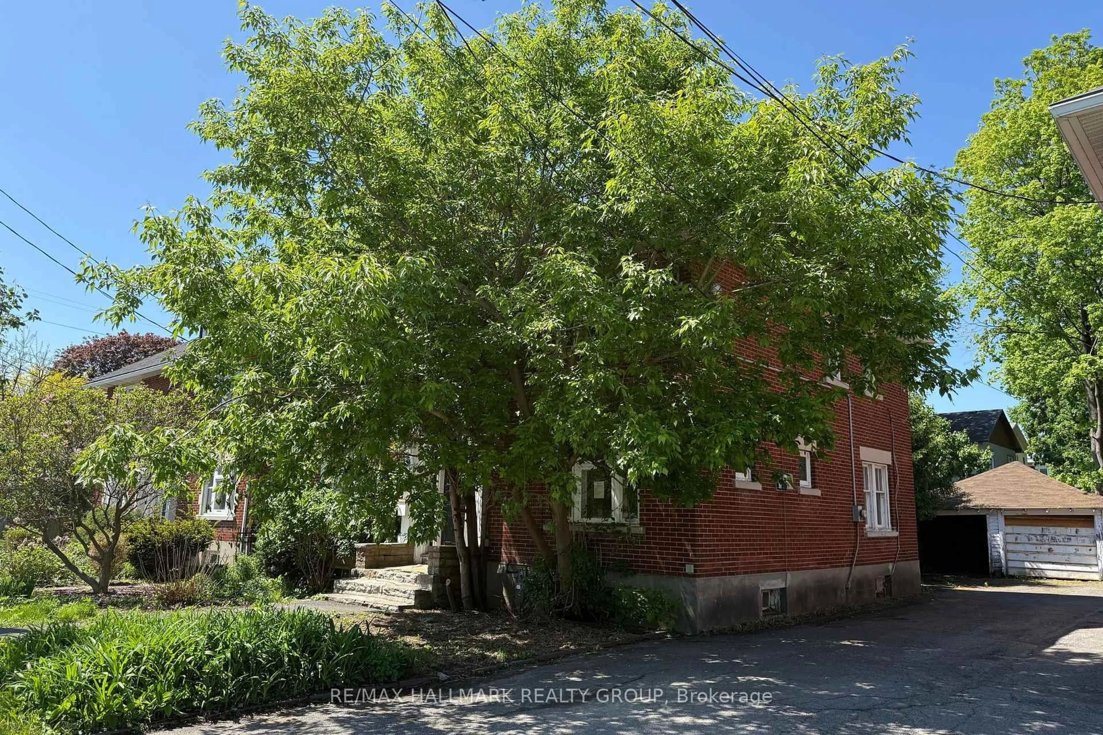 Unknown for 142 Clarendon Ave, Ottawa Ontario K1Y 0R5
