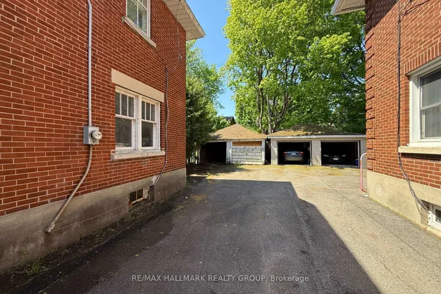 142 Clarendon Ave, Ottawa 4