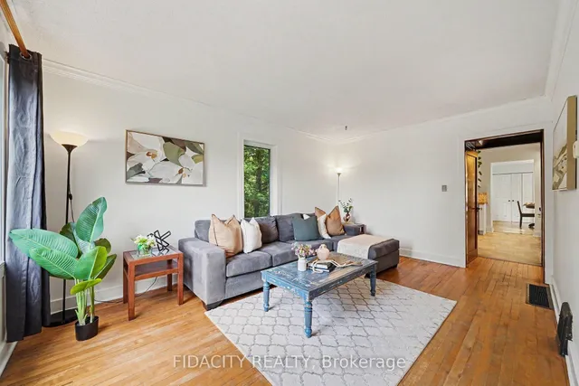 6811 Flewellyn Rd, Ottawa 4