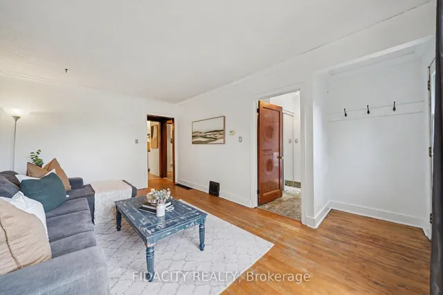 6811 Flewellyn Rd, Ottawa 5