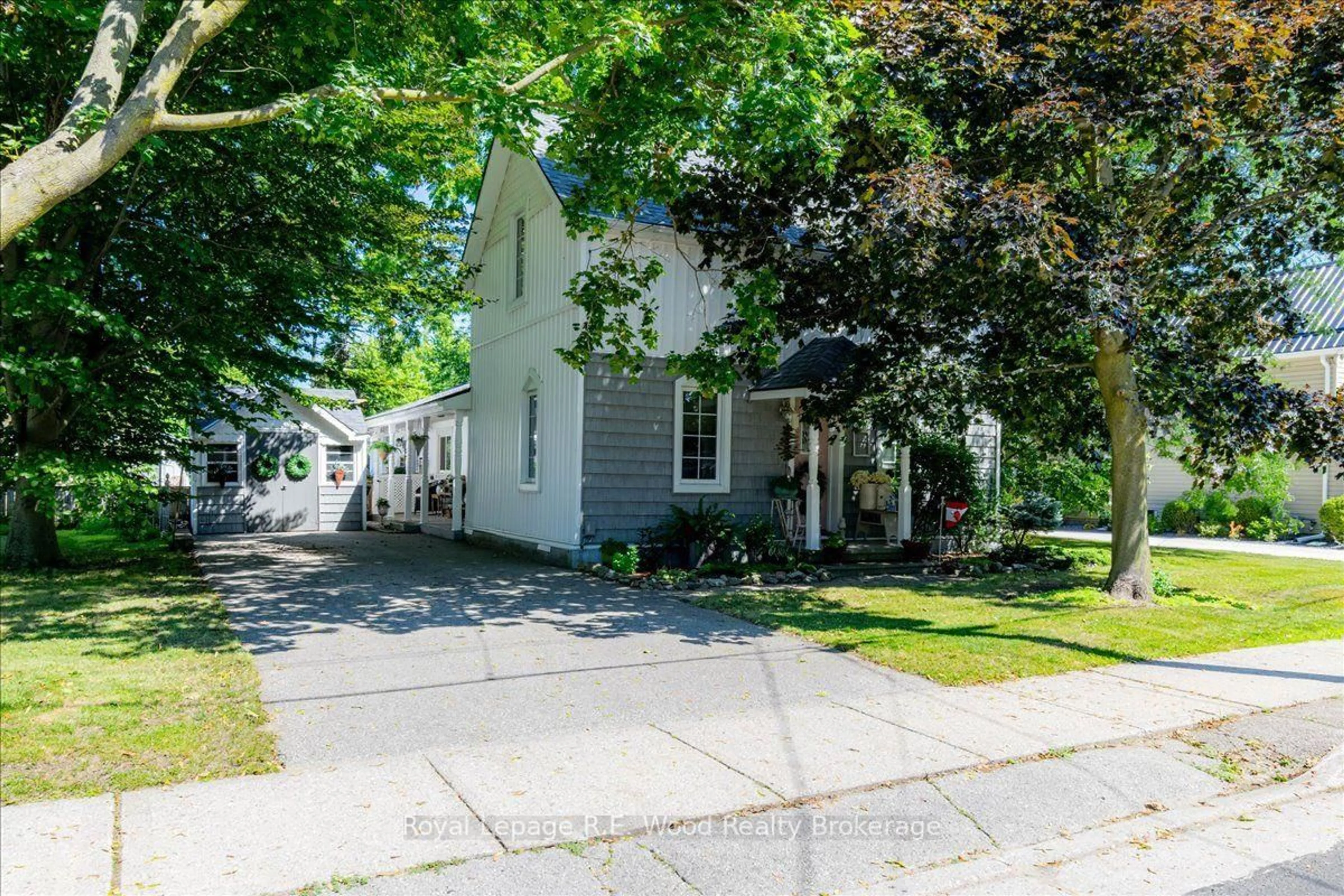Patio, street for 67 Fourth Ave, Aylmer Ontario N5H 2L2