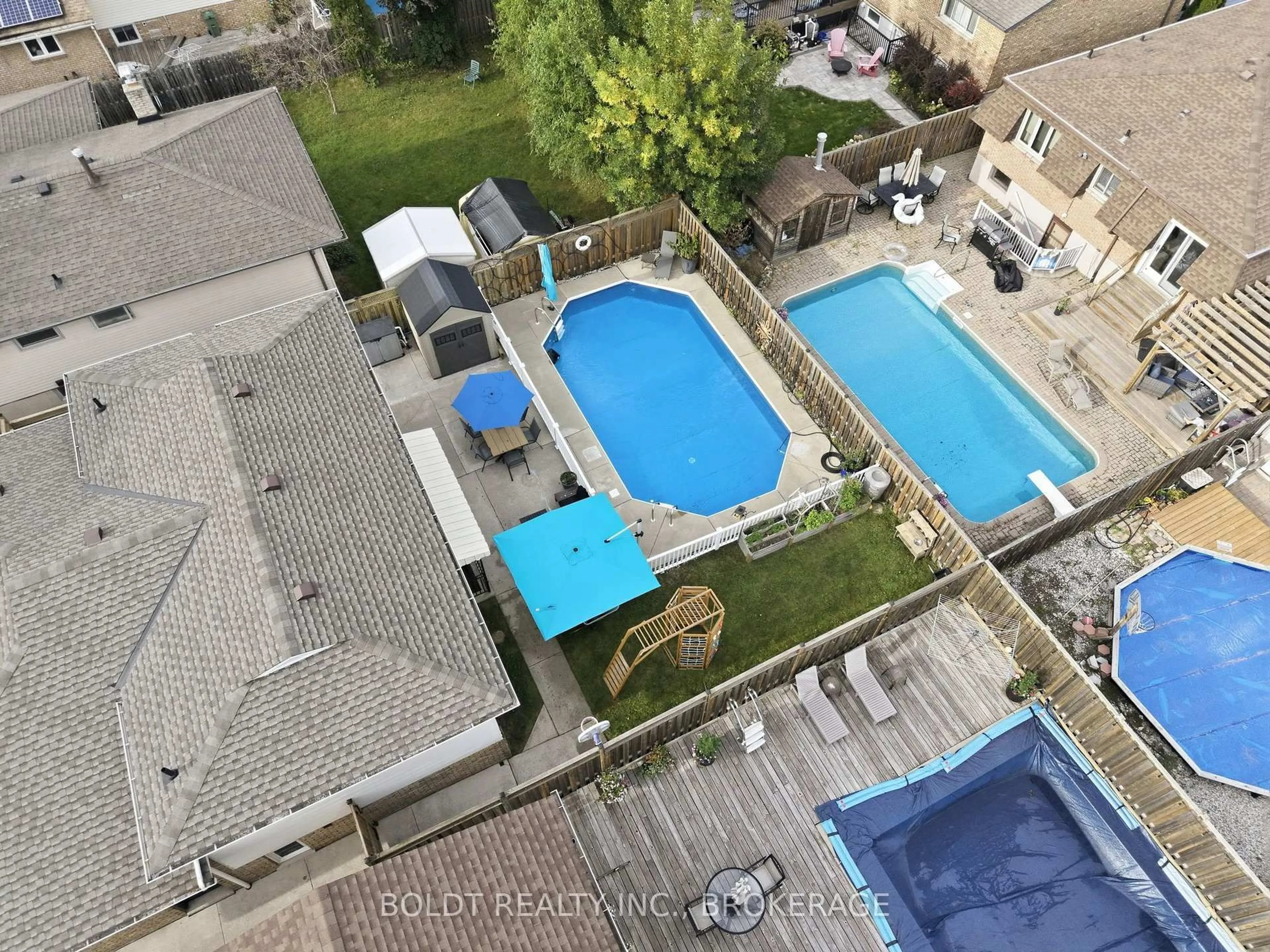 Pool for 84 Allanbrook St, Hamilton Ontario L8J 1R1
