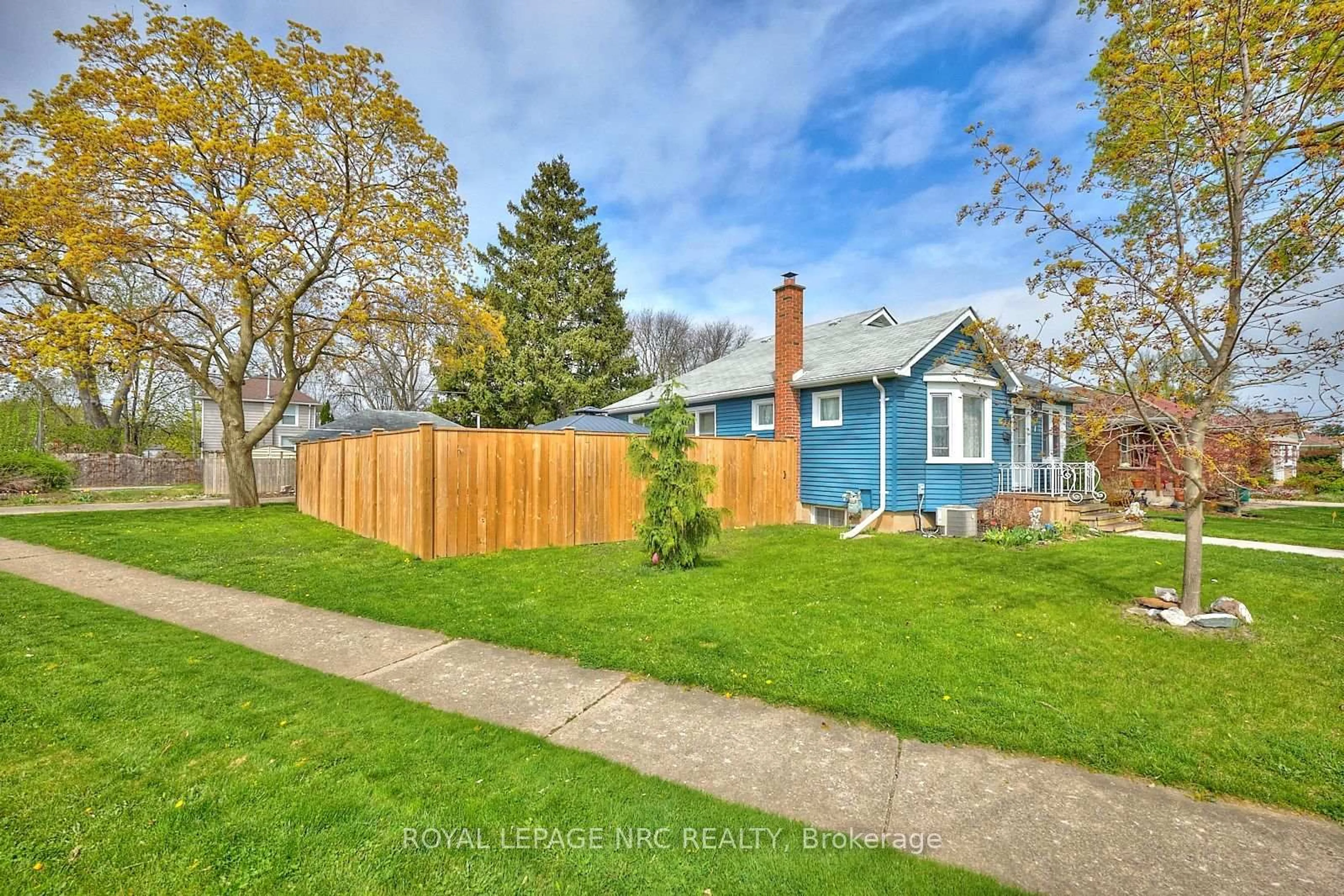 Unknown for 1 Thorndale Ave, St. Catharines Ontario L2R 6A2