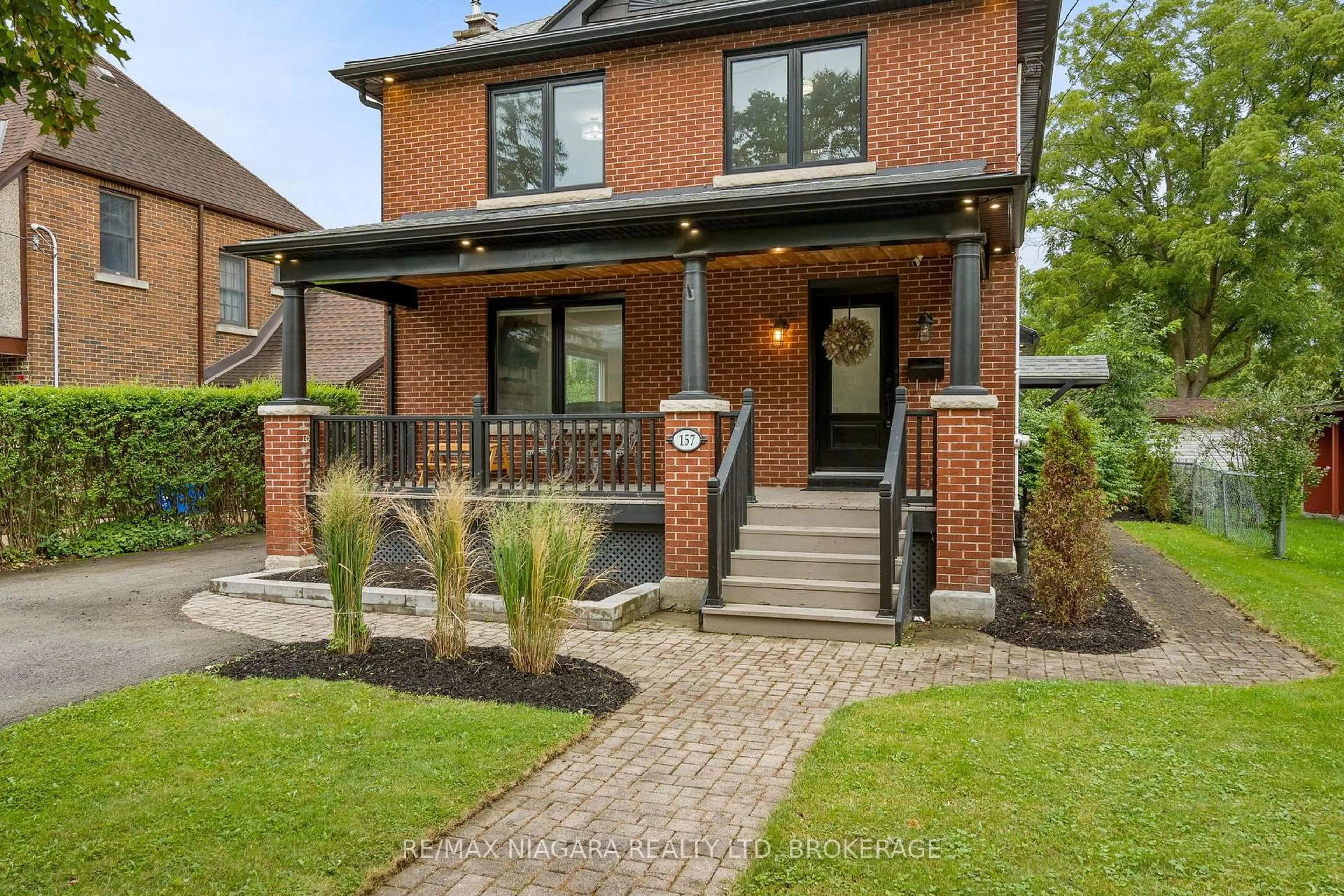 Home with brick exterior material, street for 157 Aqueduct St, Welland Ontario L3C 1C3
