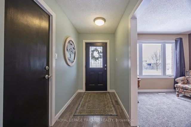 252 Josselyn Dr, London South 4